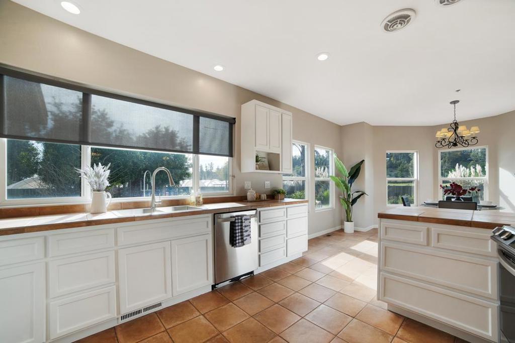 Watsonville, California, 95076, United States, 4 Bedrooms Bedrooms, ,3 BathroomsBathrooms,Residential,For Sale,1982776