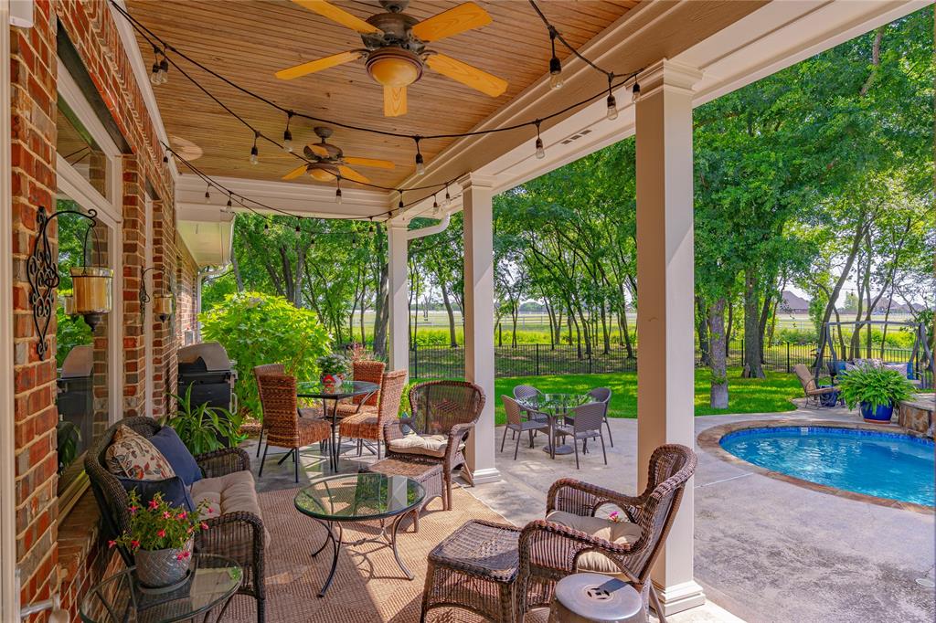 Red Oak, Texas, 75154, United States, 4 Bedrooms Bedrooms, ,4 BathroomsBathrooms,Residential,For Sale,1938334