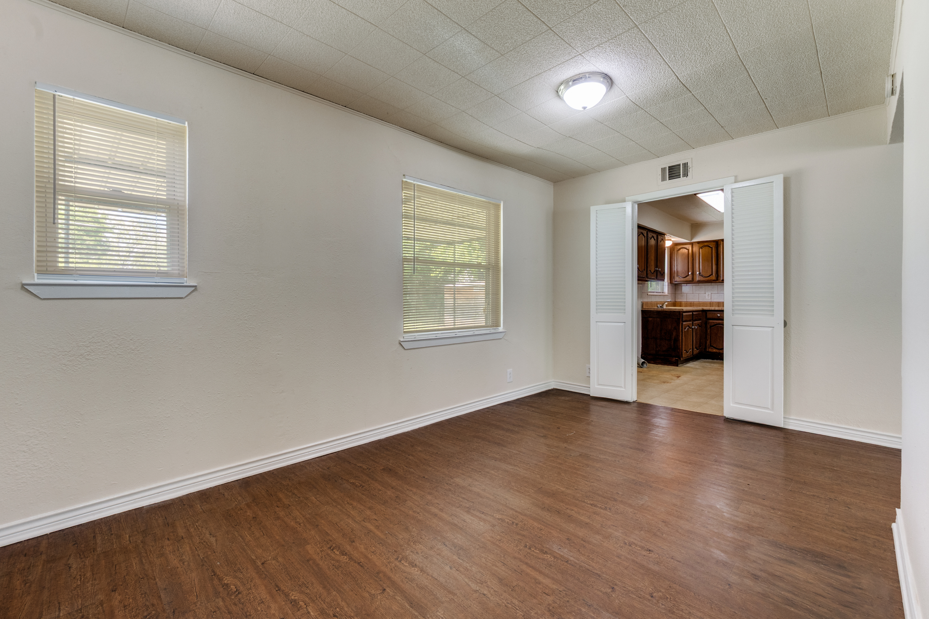  Amazing Starter Home or Investor Opportunity - 物件實景