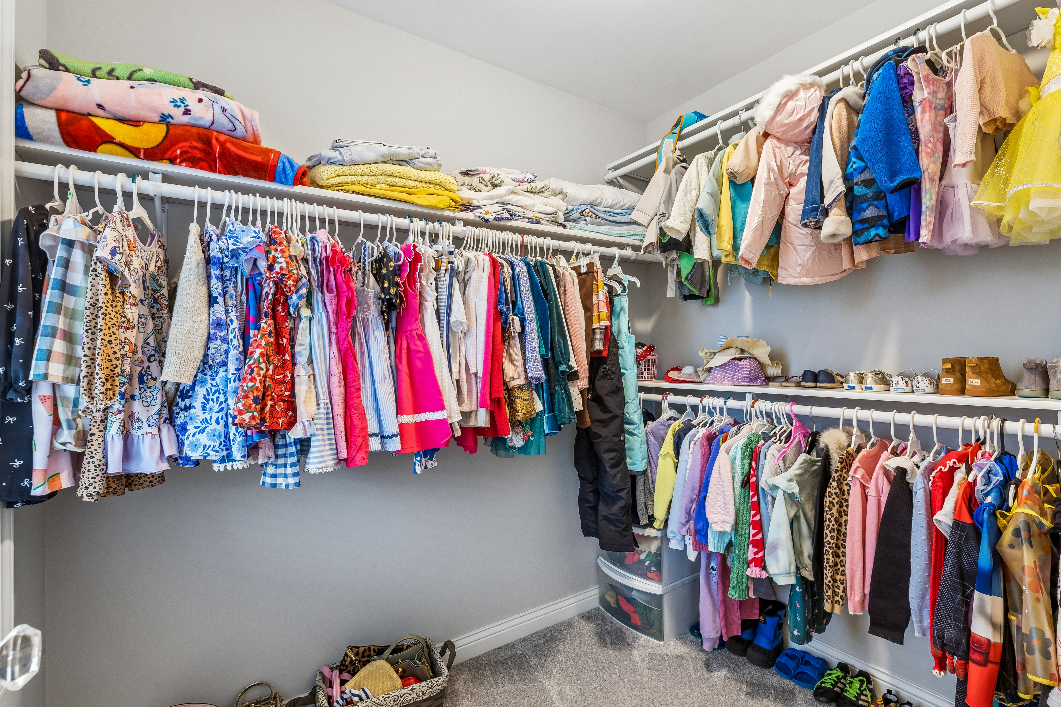  Elegant Living in Edina’s Yancey Park - 物件實景