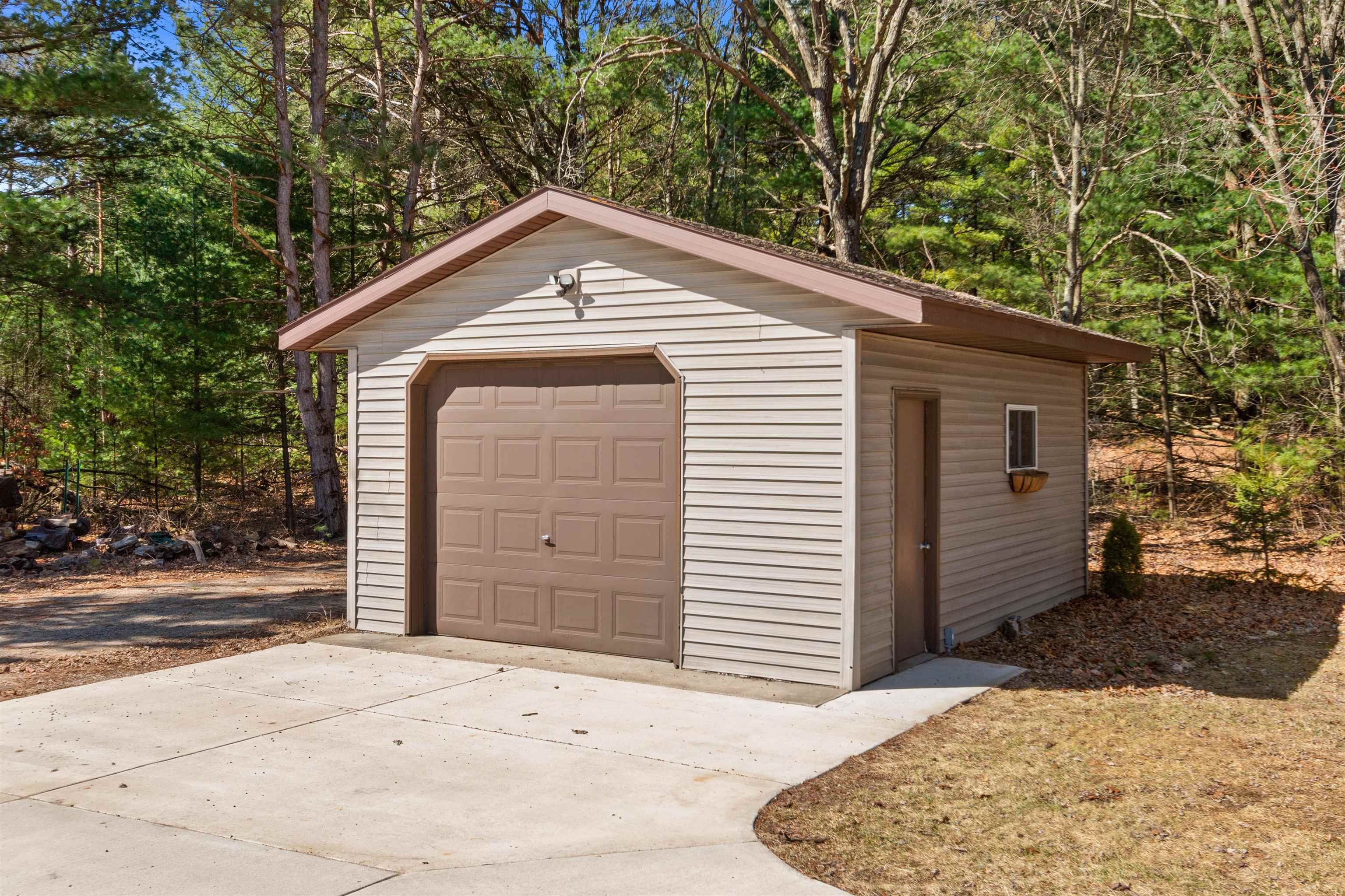 HANCOCK, Wisconsin, 54943, United States, 4 Bedrooms Bedrooms, ,3 BathroomsBathrooms,Residential,For Sale,1805423
