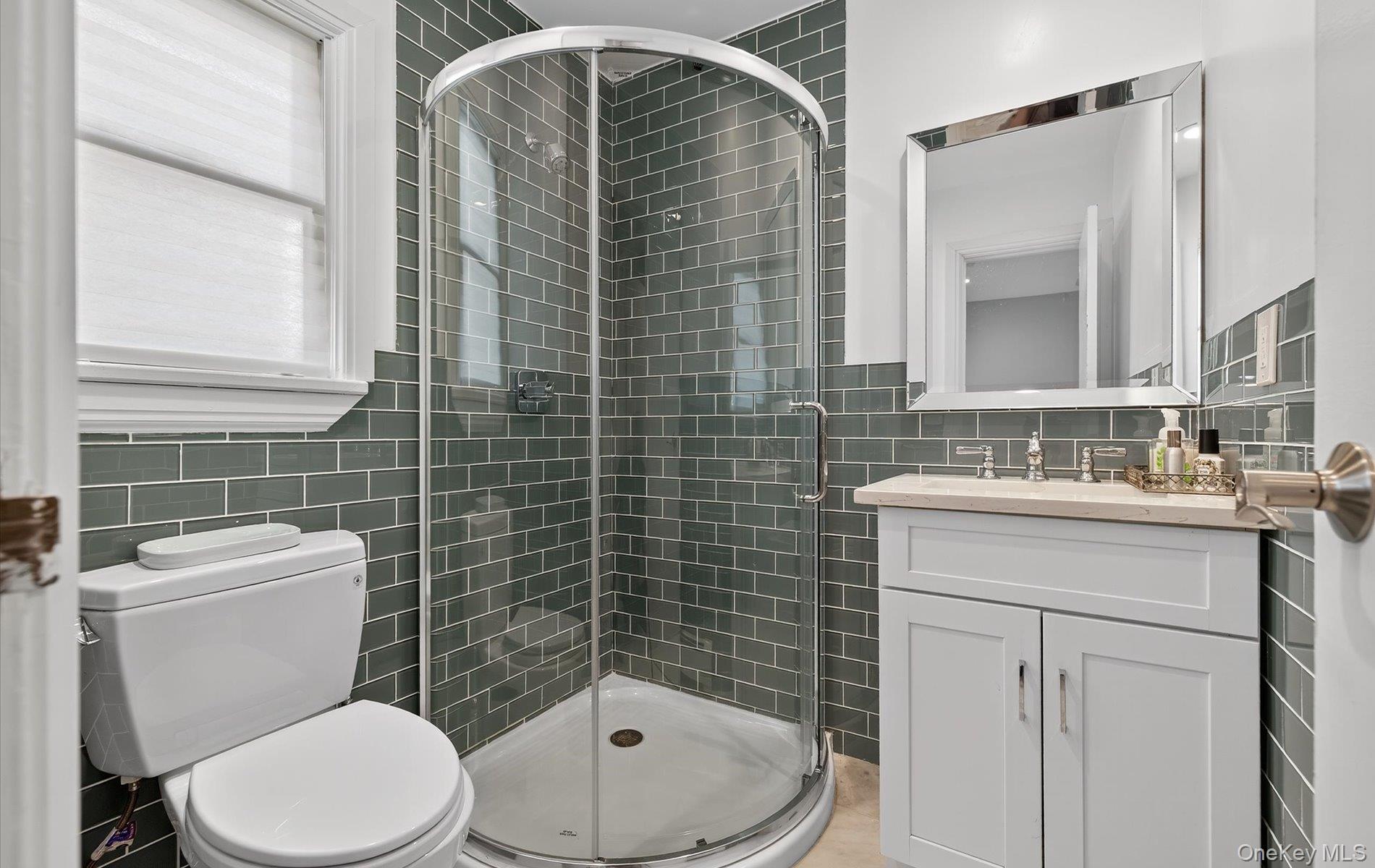 Woodbury, New York, 11797, United States, 5 Bedrooms Bedrooms, ,6 BathroomsBathrooms,Residential,For Sale,1918098