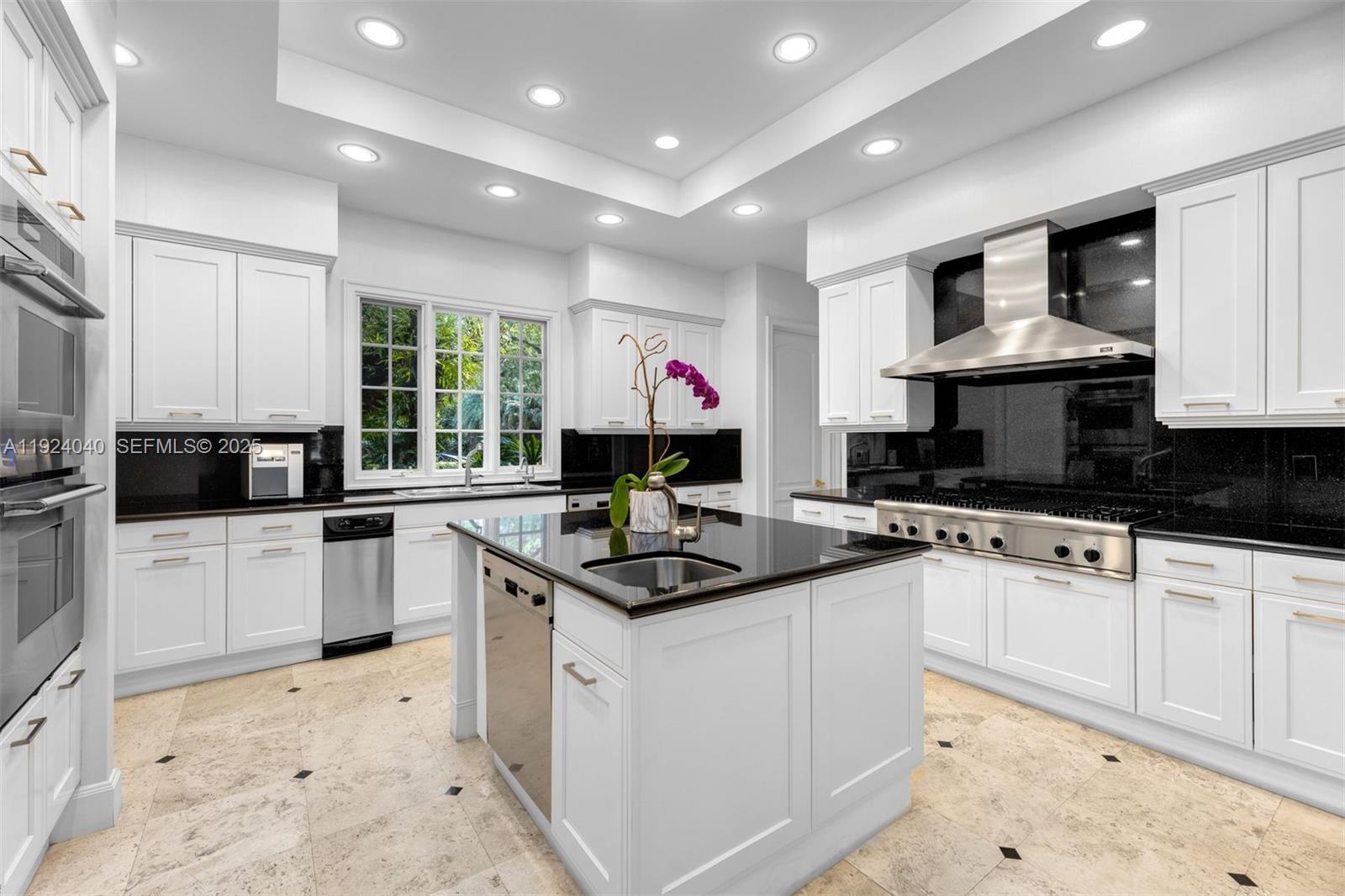 Miami, Florida, 33133, United States, 5 Bedrooms Bedrooms, ,7 BathroomsBathrooms,Residential,For Sale,2002082