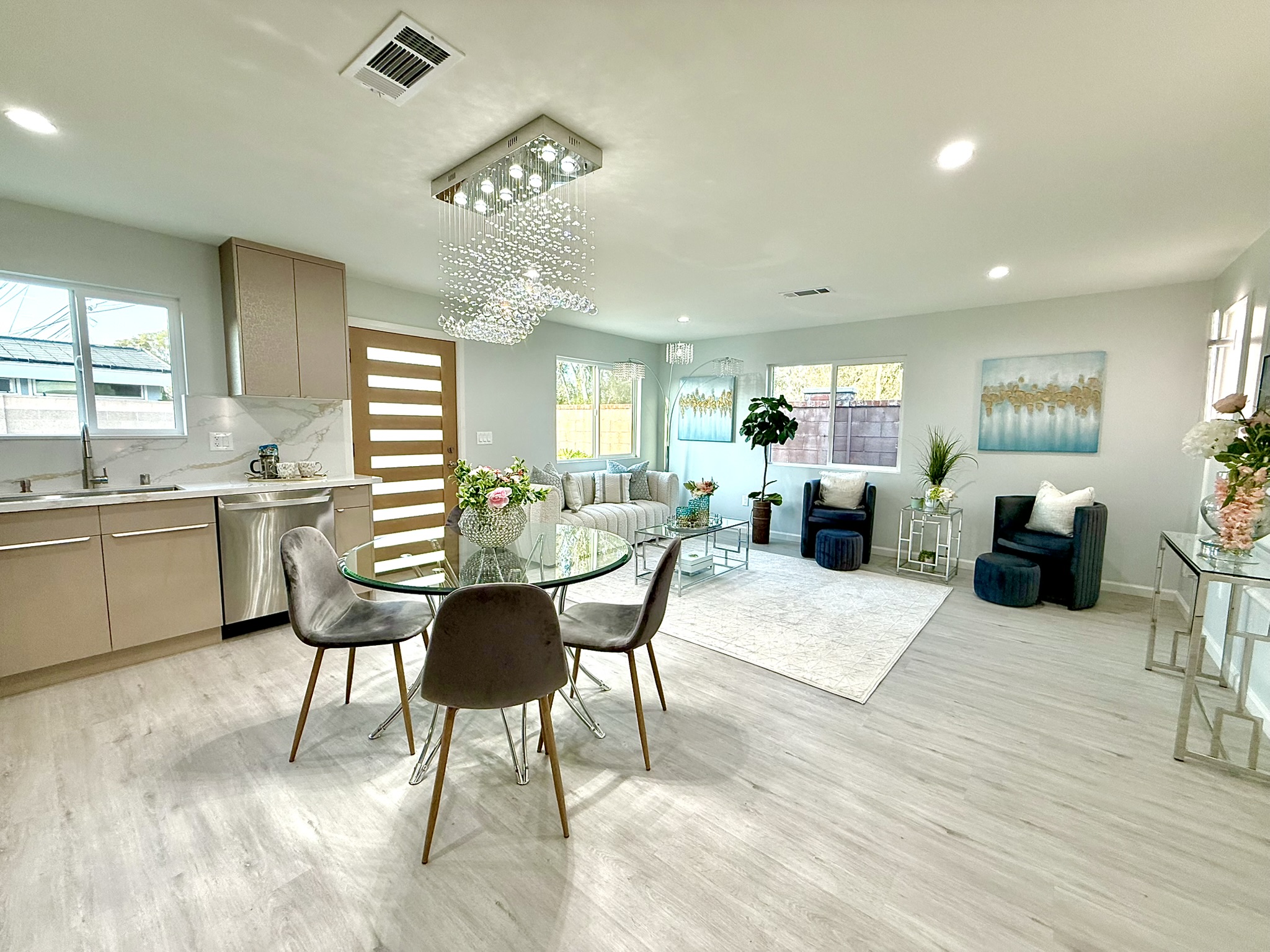 Los Alamitos, California, 90720, United States, 5 Bedrooms Bedrooms, ,4 BathroomsBathrooms,Residential,For Sale,1895084
