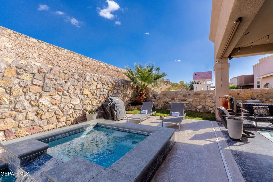 El Paso, Texas, 79912, United States, 4 Bedrooms Bedrooms, ,3 BathroomsBathrooms,Residential,For Sale,1997746