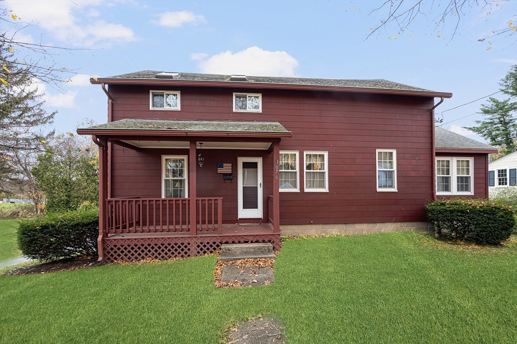 Northbridge, Massachusetts, 01534, United States, 3 Bedrooms Bedrooms, ,1 BathroomBathrooms,Residential,For Sale,1992479