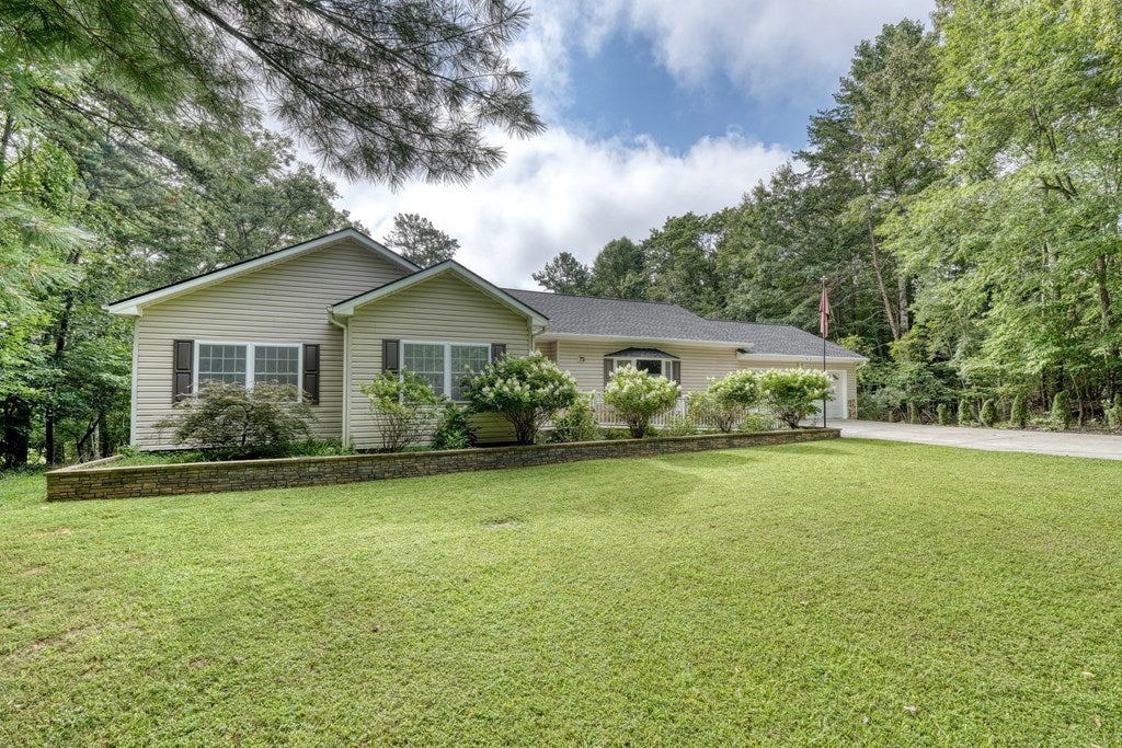 Murphy, North Carolina, 28906, United States, 3 Bedrooms Bedrooms, ,3 BathroomsBathrooms,Residential,For Sale,1902366