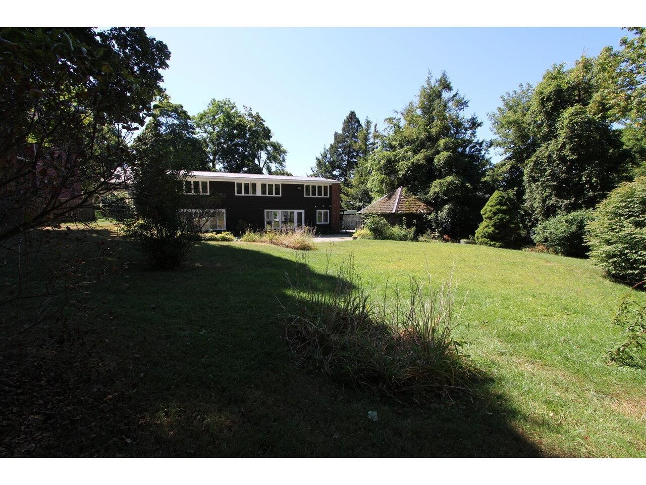 Burlington, Vermont, 05401, United States, 5 Bedrooms Bedrooms, ,2 BathroomsBathrooms,Residential,For Sale,1804397