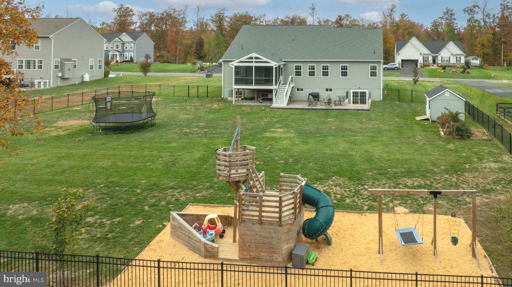 Fredericksburg, Virginia, 22406, United States, 5 Bedrooms Bedrooms, ,4 BathroomsBathrooms,Residential,For Sale,2005971