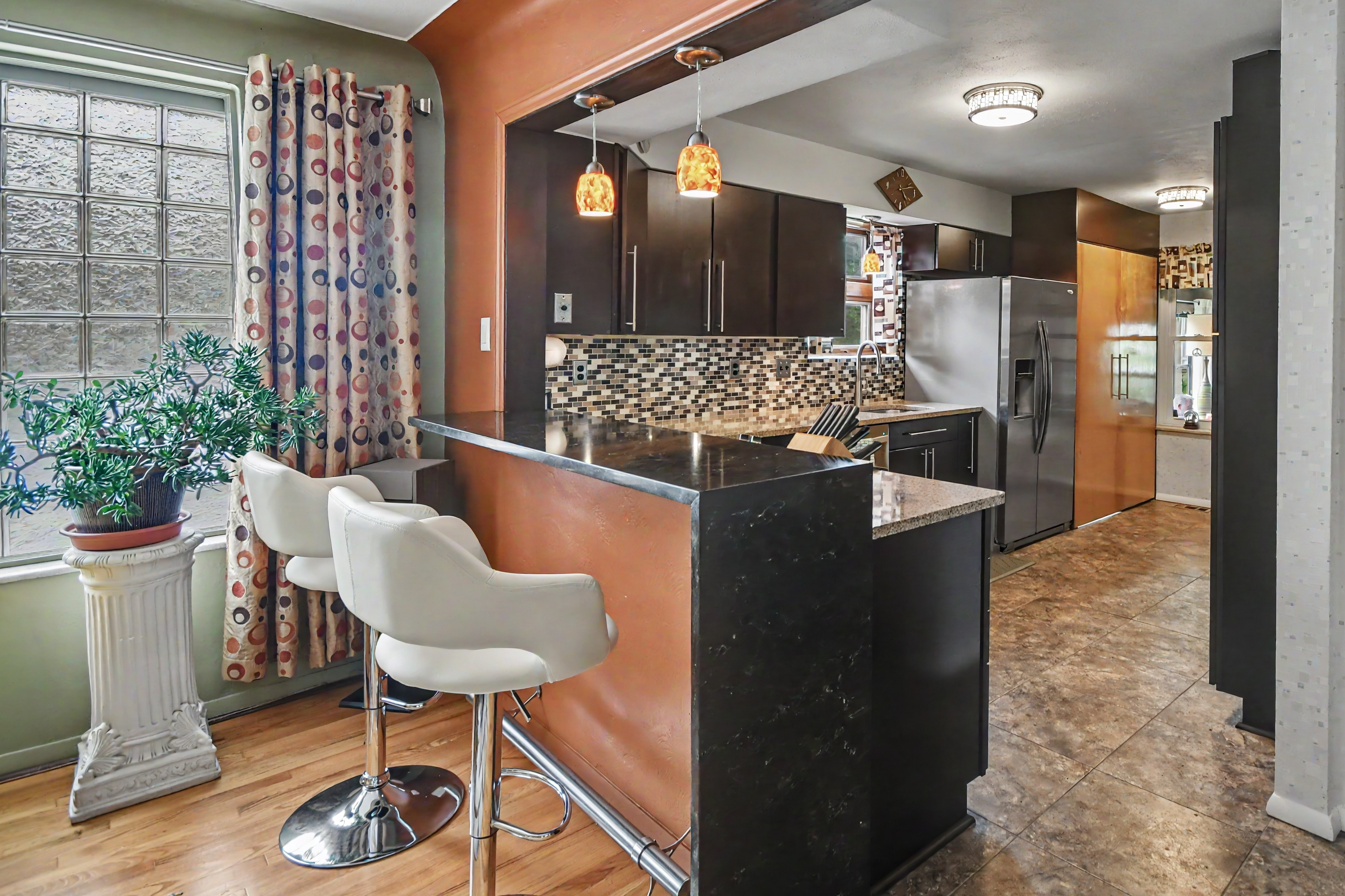  You’ll fall in love with this charming midcentury ranch. - 物件實景