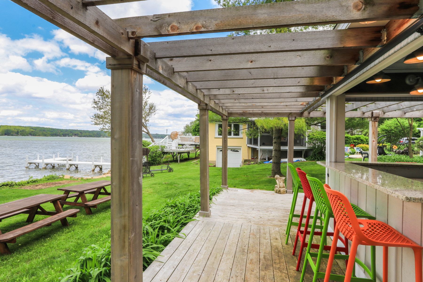  Own a Piece of Lake Geneva Prohibition History - 物件實景