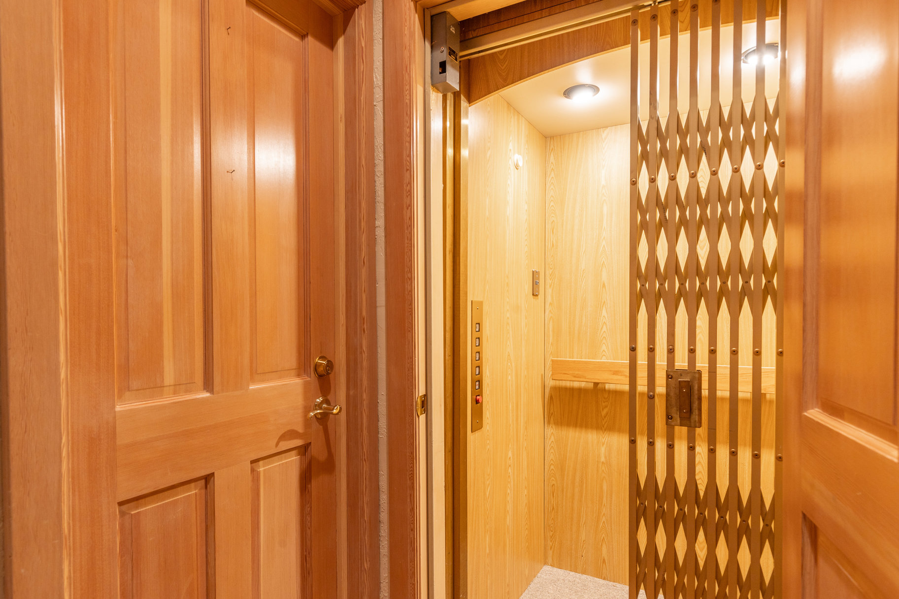  Rare End Unit in Stag Lodge with Unmatched Views & Ski Access - 物件實景