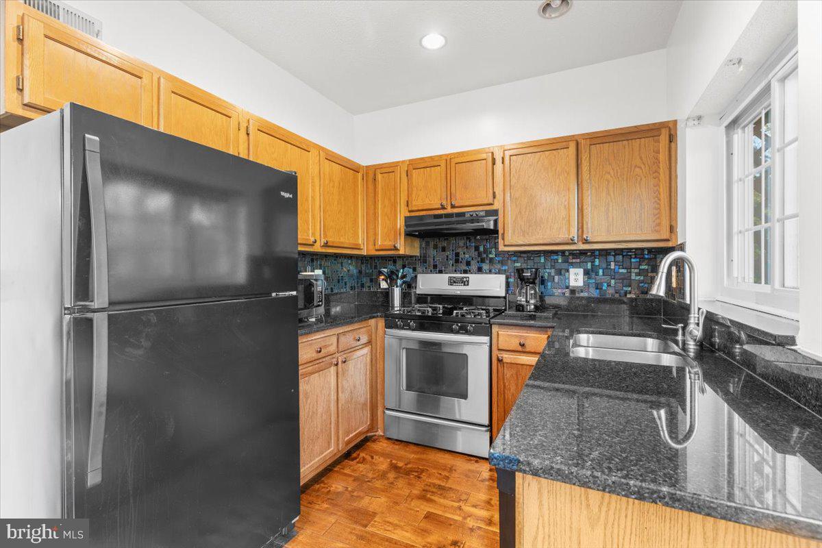 Alexandria, Virginia, 22306, United States, 3 Bedrooms Bedrooms, ,4 BathroomsBathrooms,Residential,For Sale,1984696