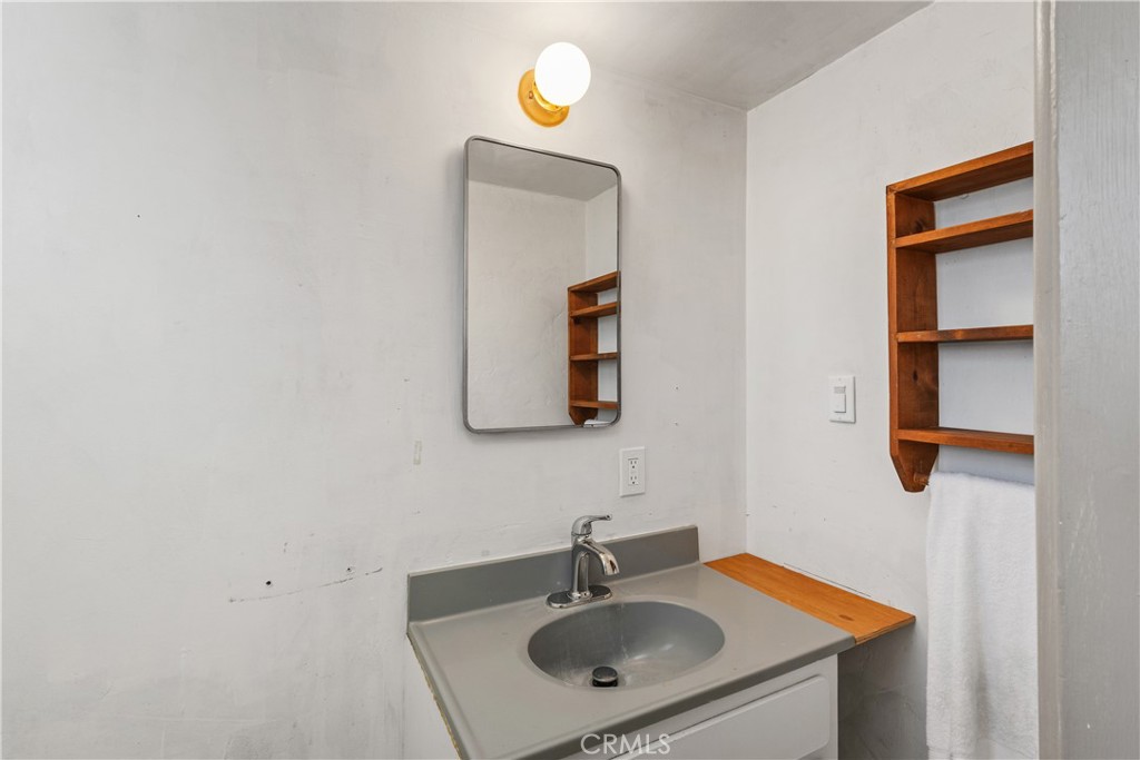 Anaheim, California, 92802, United States, 2 Bedrooms Bedrooms, ,2 BathroomsBathrooms,Residential,For Sale,1892666