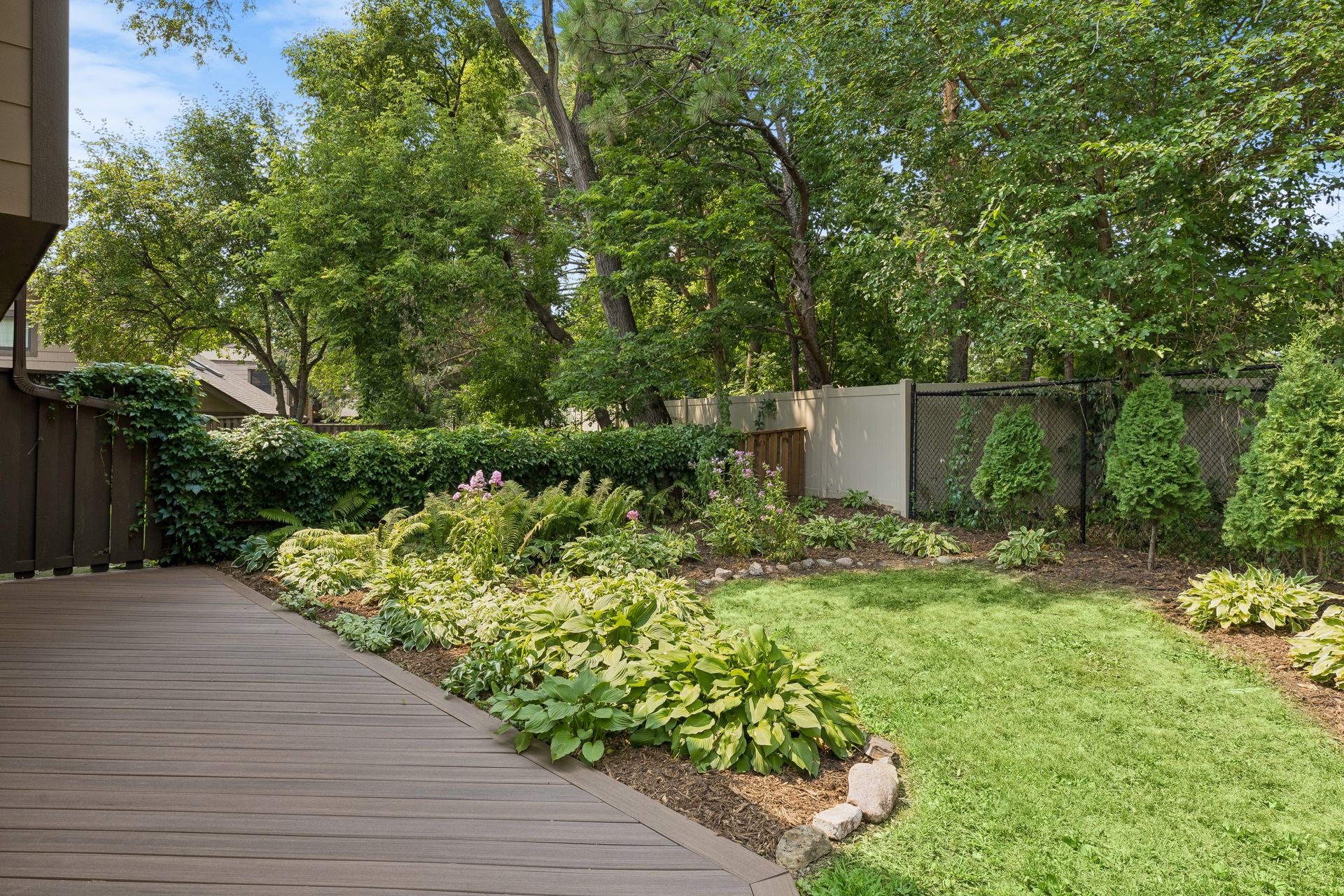  Beautifully Updated Breconwood Townhome - 物件實景