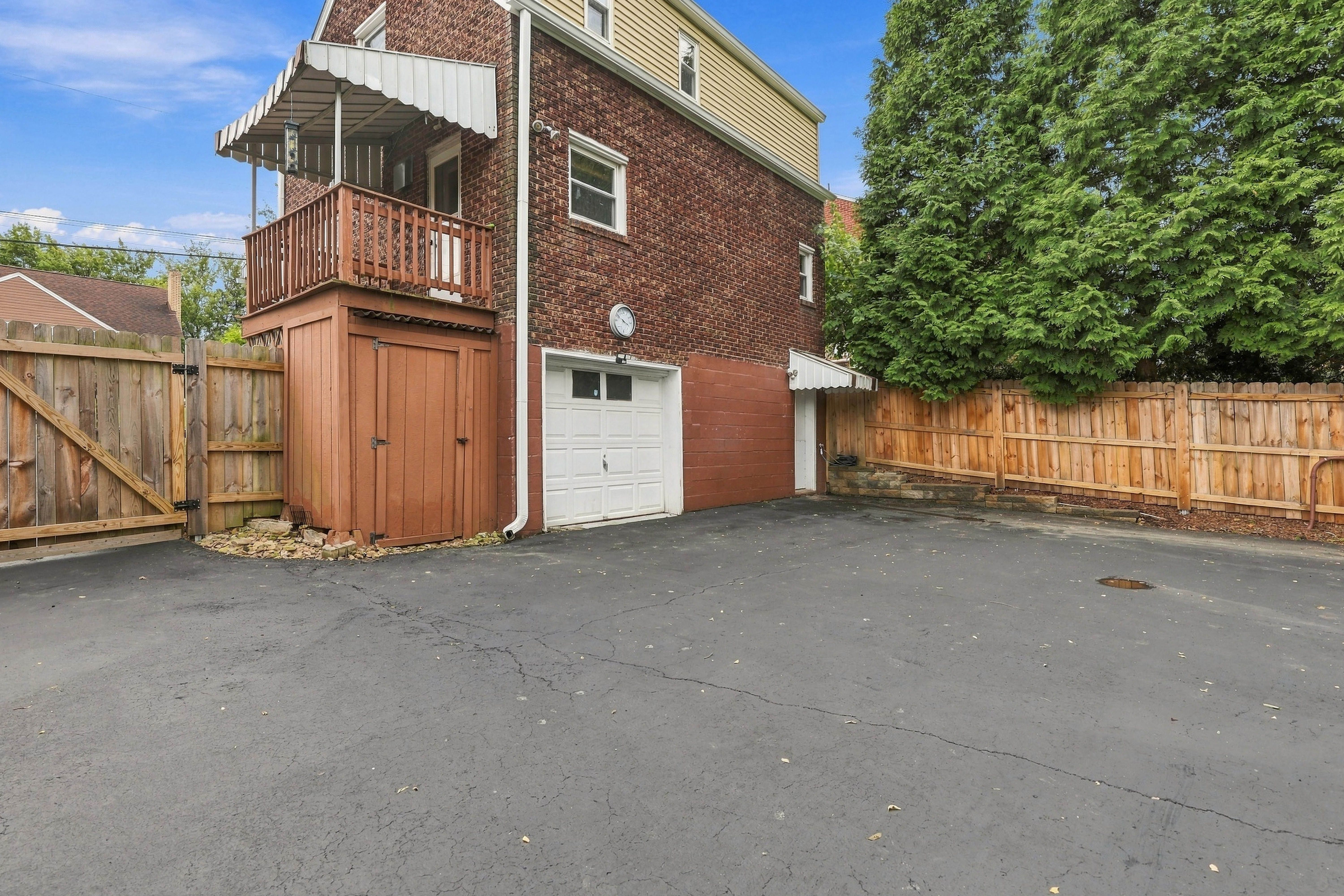  715 Maple Street, West Mifflin, PA 15122 - 物件實景
