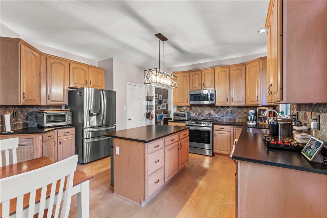 Venetia, Pennsylvania, 15367, United States, 4 Bedrooms Bedrooms, ,3 BathroomsBathrooms,Residential,For Sale,2008848