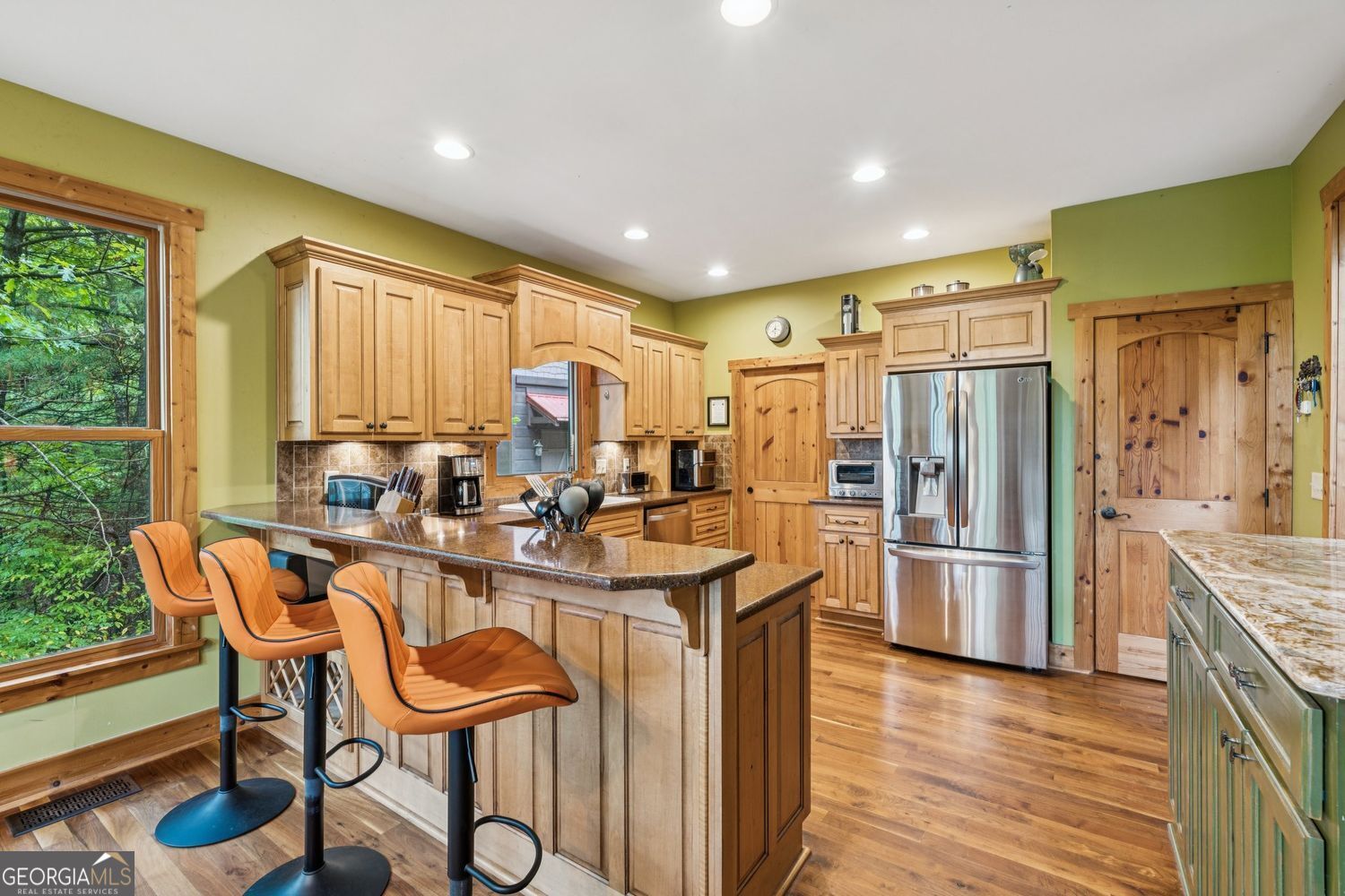 Ellijay, Georgia, 30540, United States, 3 Bedrooms Bedrooms, ,4 BathroomsBathrooms,Residential,For Sale,1952403