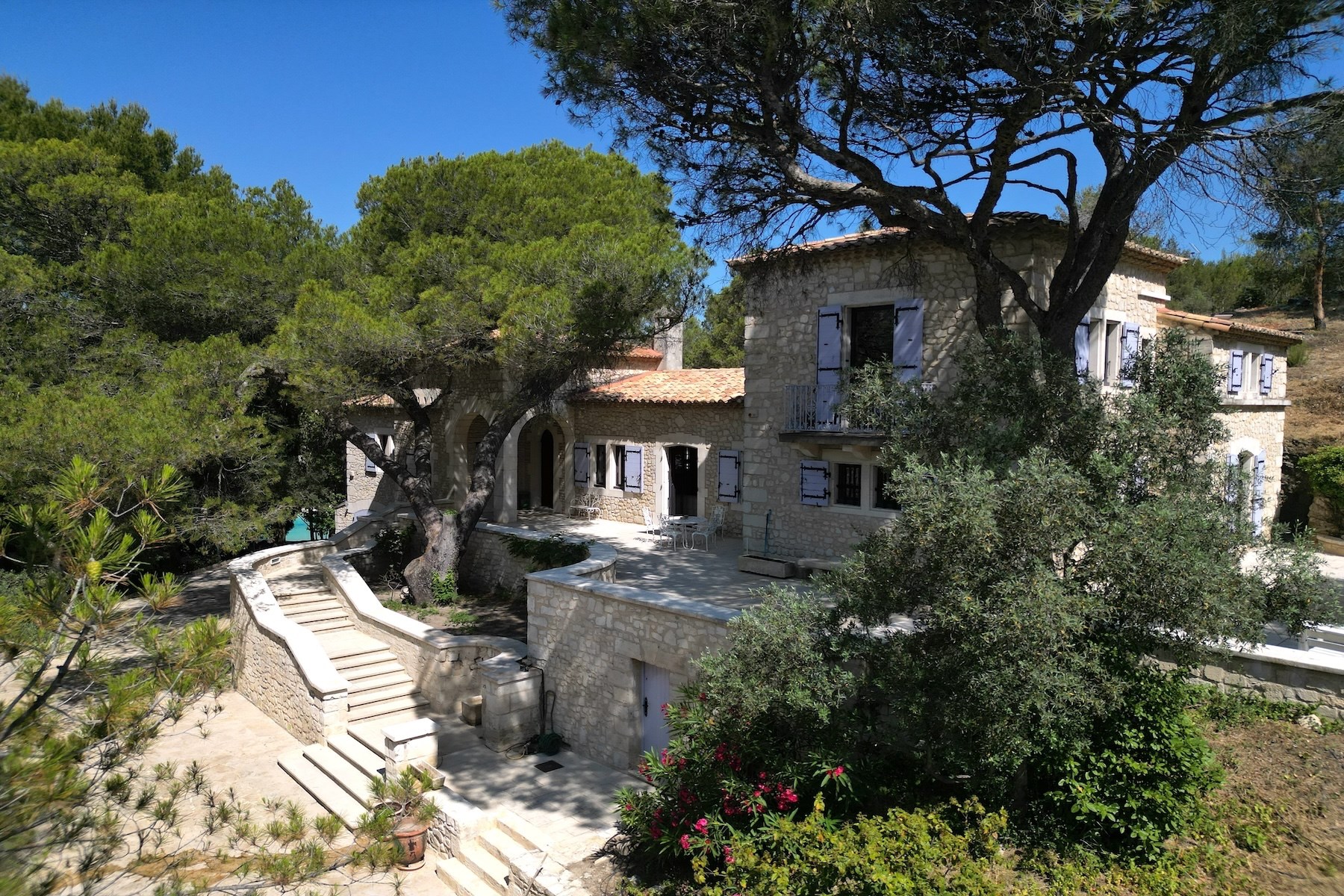  Large Property on 1.5 Hectares with Pool, Just Steps from the Town Center - 物件實景