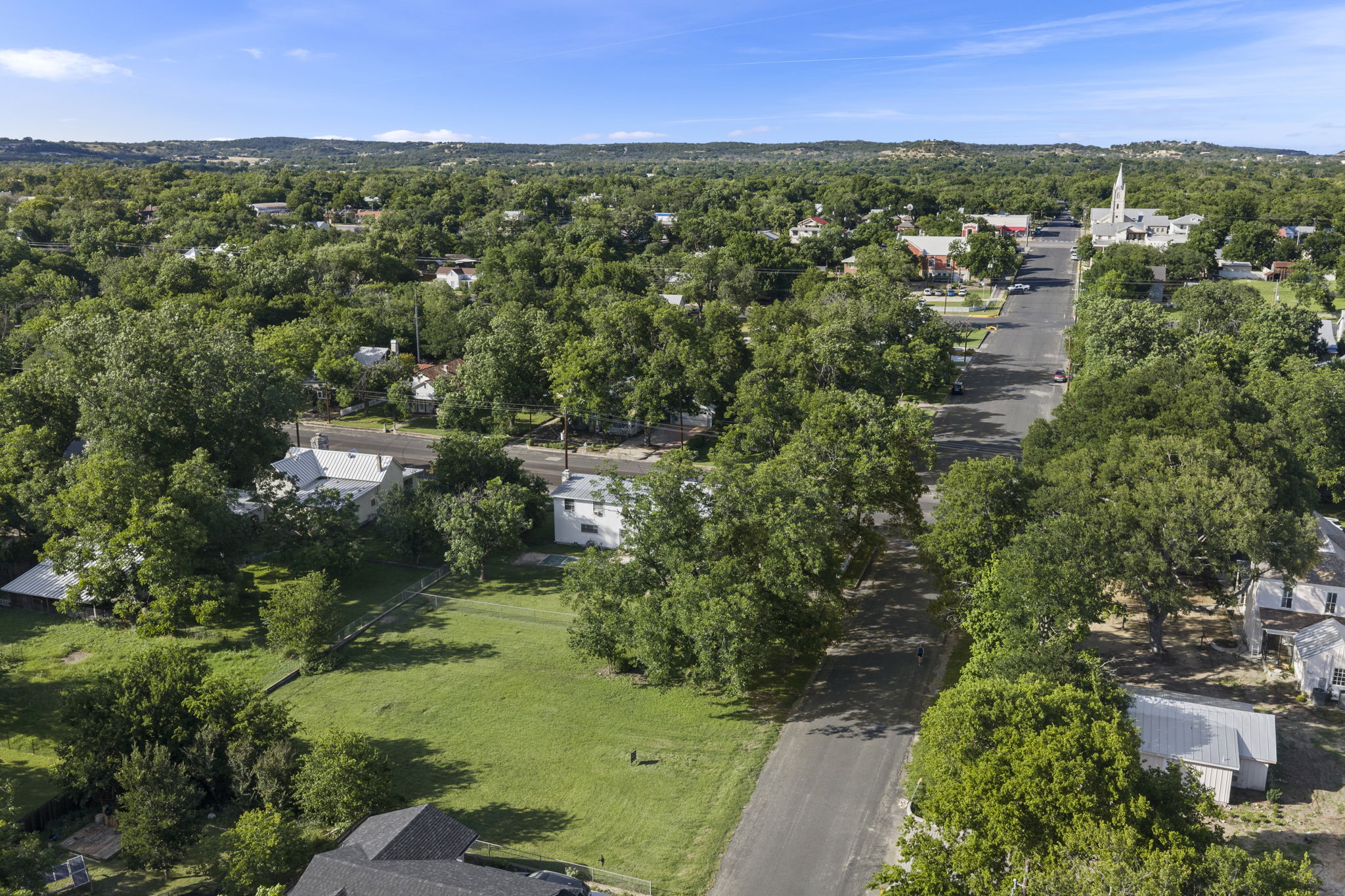 501 West Creek Street, Fredericksburg, TX 78624 - 物件實景