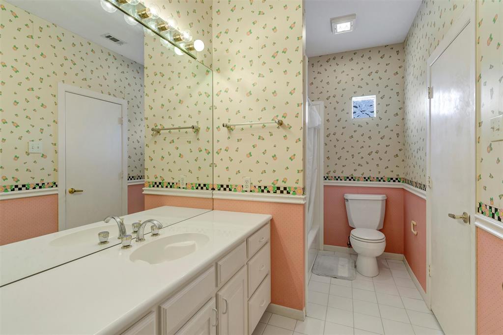 Arlington, Texas, 76006, United States, 4 Bedrooms Bedrooms, ,5 BathroomsBathrooms,Residential,For Sale,1976961