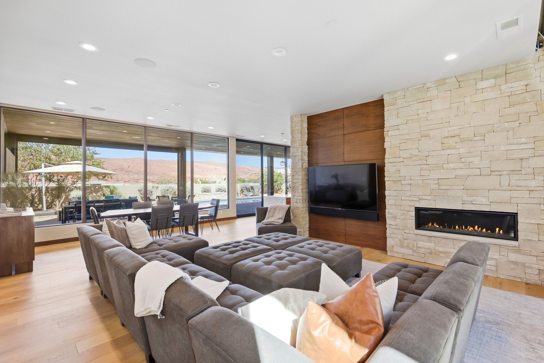  Warm Desert Modern Single Level Living in the Gated side of the Ledges Course - 物件實景
