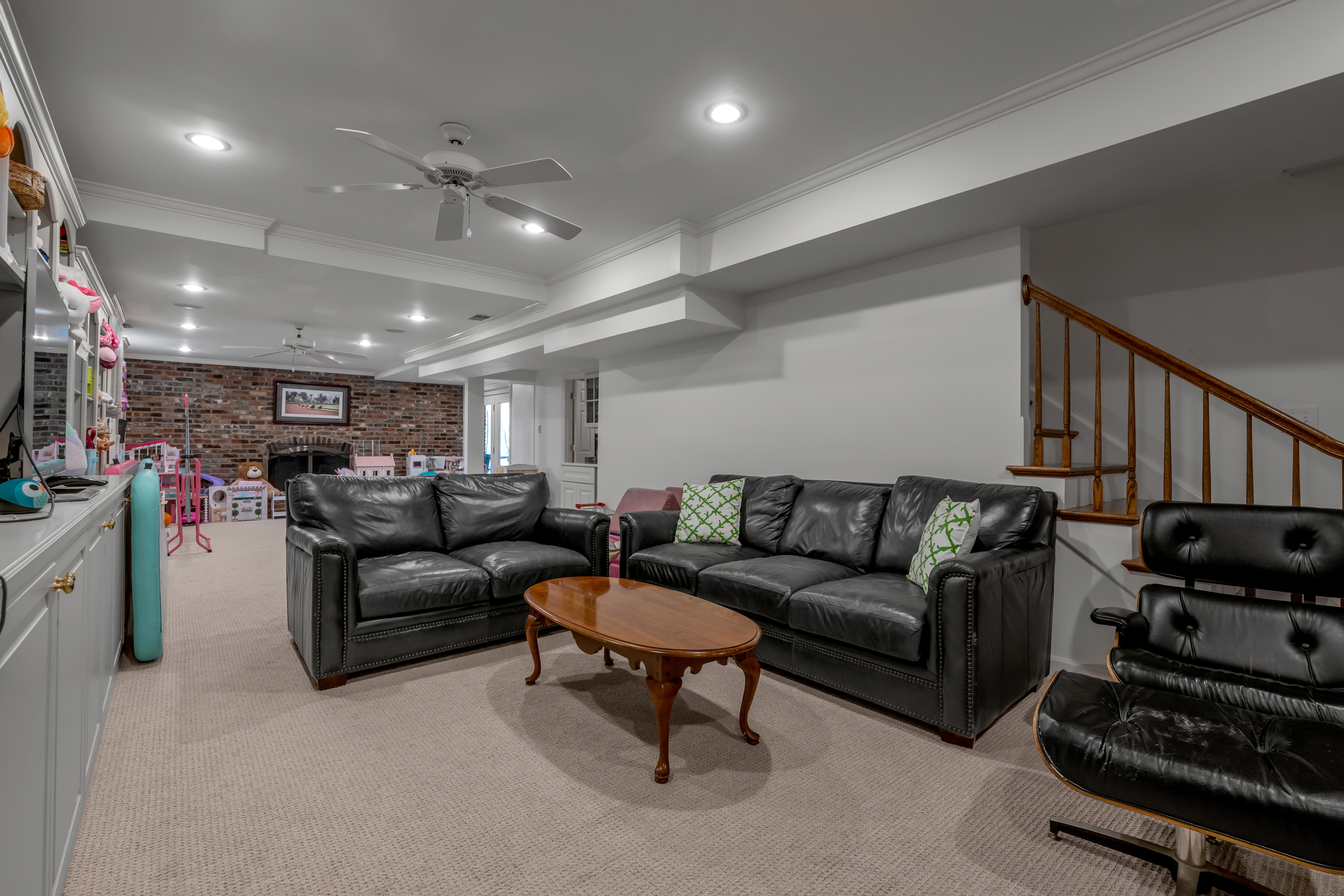  2071 Manor Drive - 物件實景