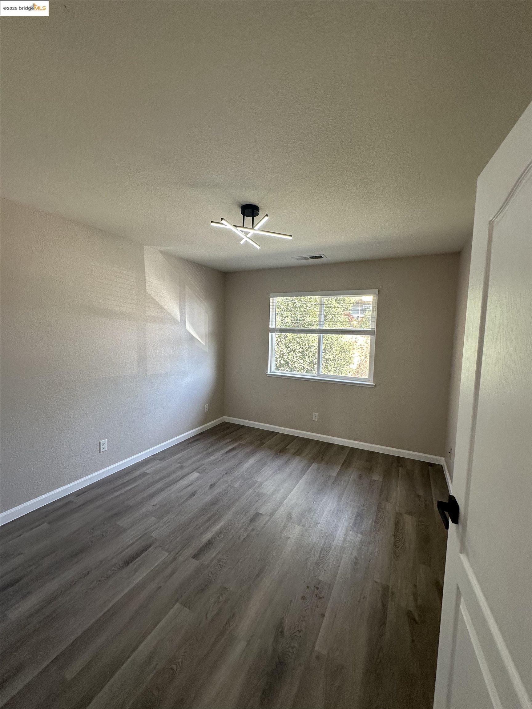 Vallejo, California, 94591, United States, ,Residential,For Sale,1940570