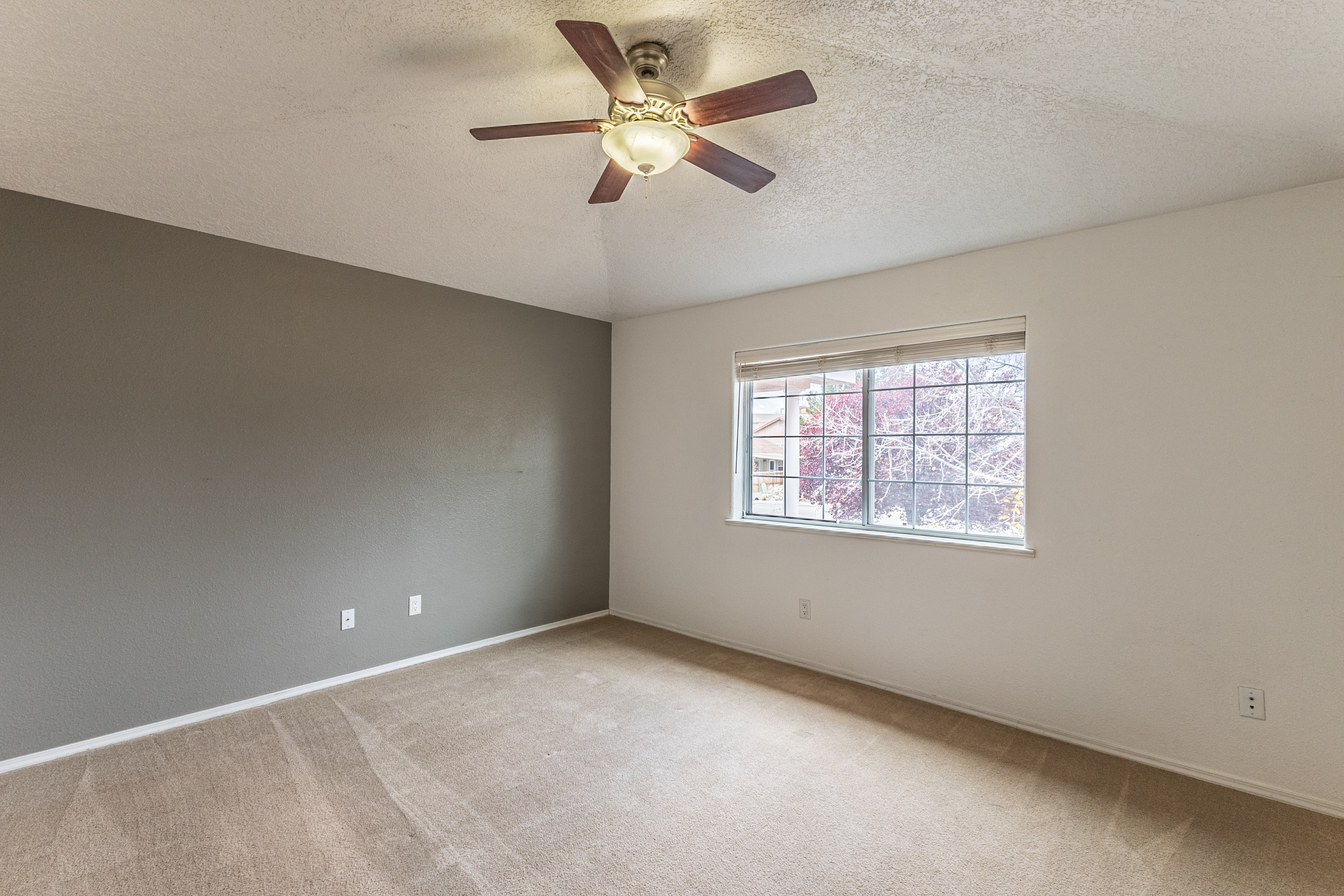 Farmington, New Mexico, 87402, United States, 4 Bedrooms Bedrooms, ,3 BathroomsBathrooms,Residential,For Sale,1995181