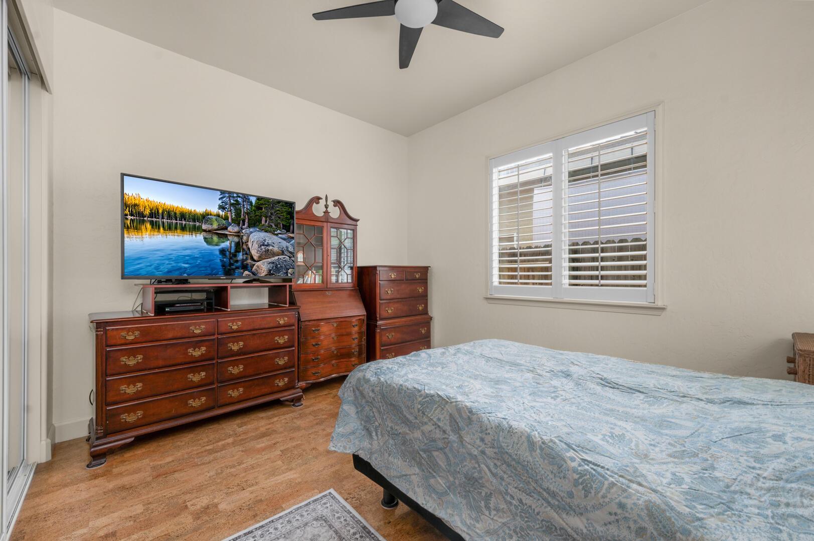 Visalia, California, 93291, United States, 4 Bedrooms Bedrooms, ,3 BathroomsBathrooms,Residential,For Sale,2009986