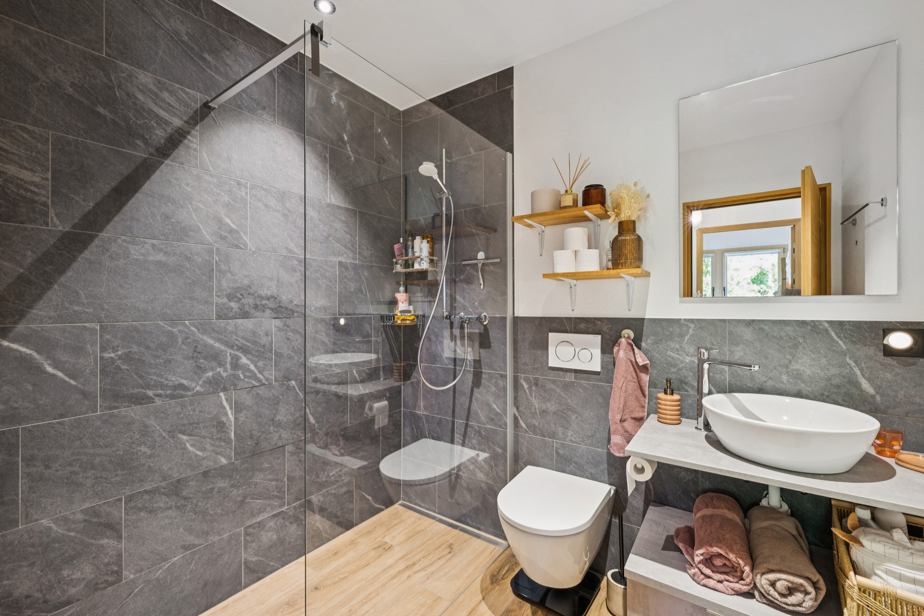  Exceptional triplex apartment in the heart of Saillon