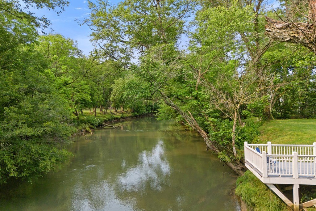 Murphy, North Carolina, 28906, United States, 2 Bedrooms Bedrooms, ,2 BathroomsBathrooms,Residential,For Sale,1923823