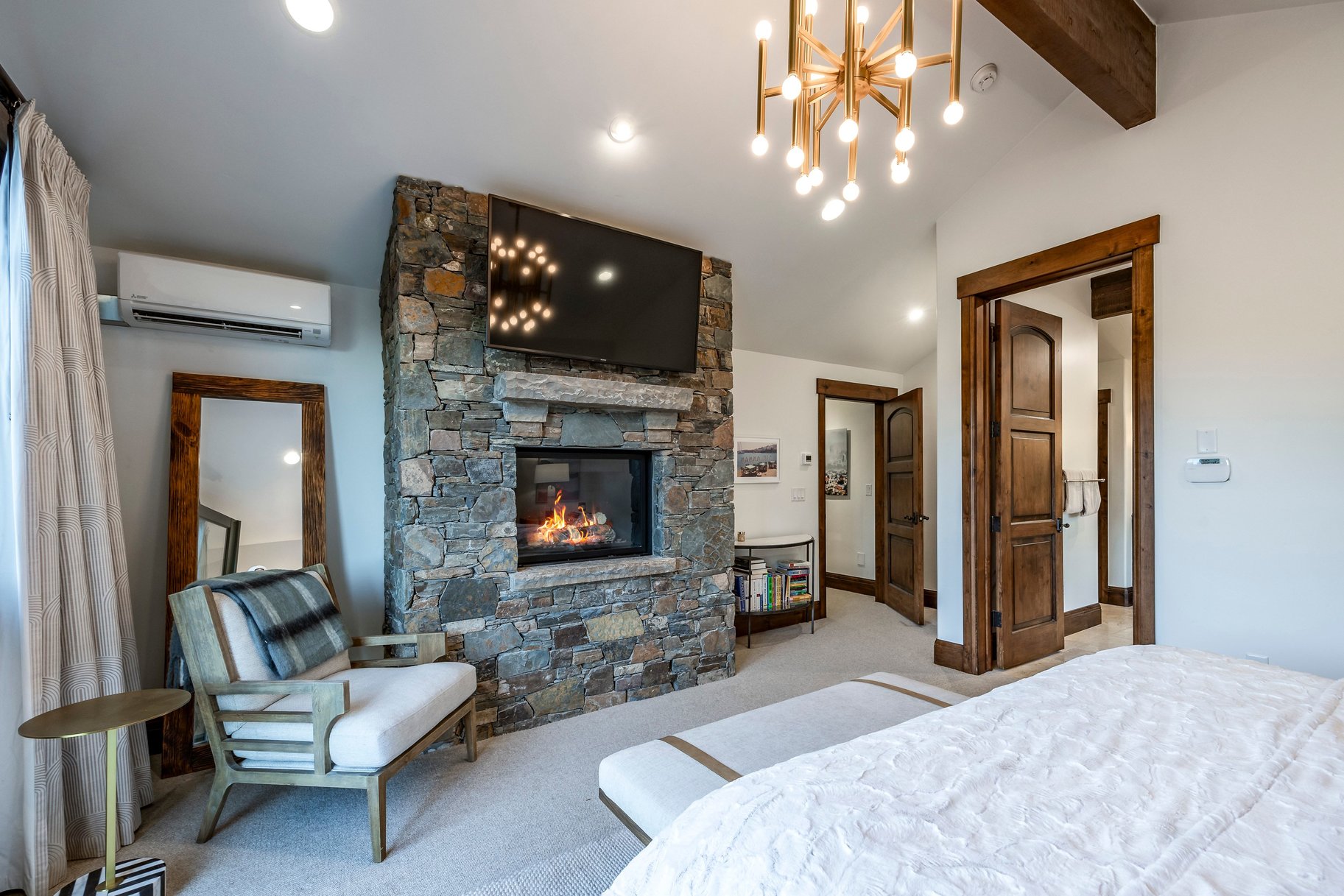  Rare Park Meadows Retreat with Creekside Setting and Expansive Ski Resort Views - 物件實景