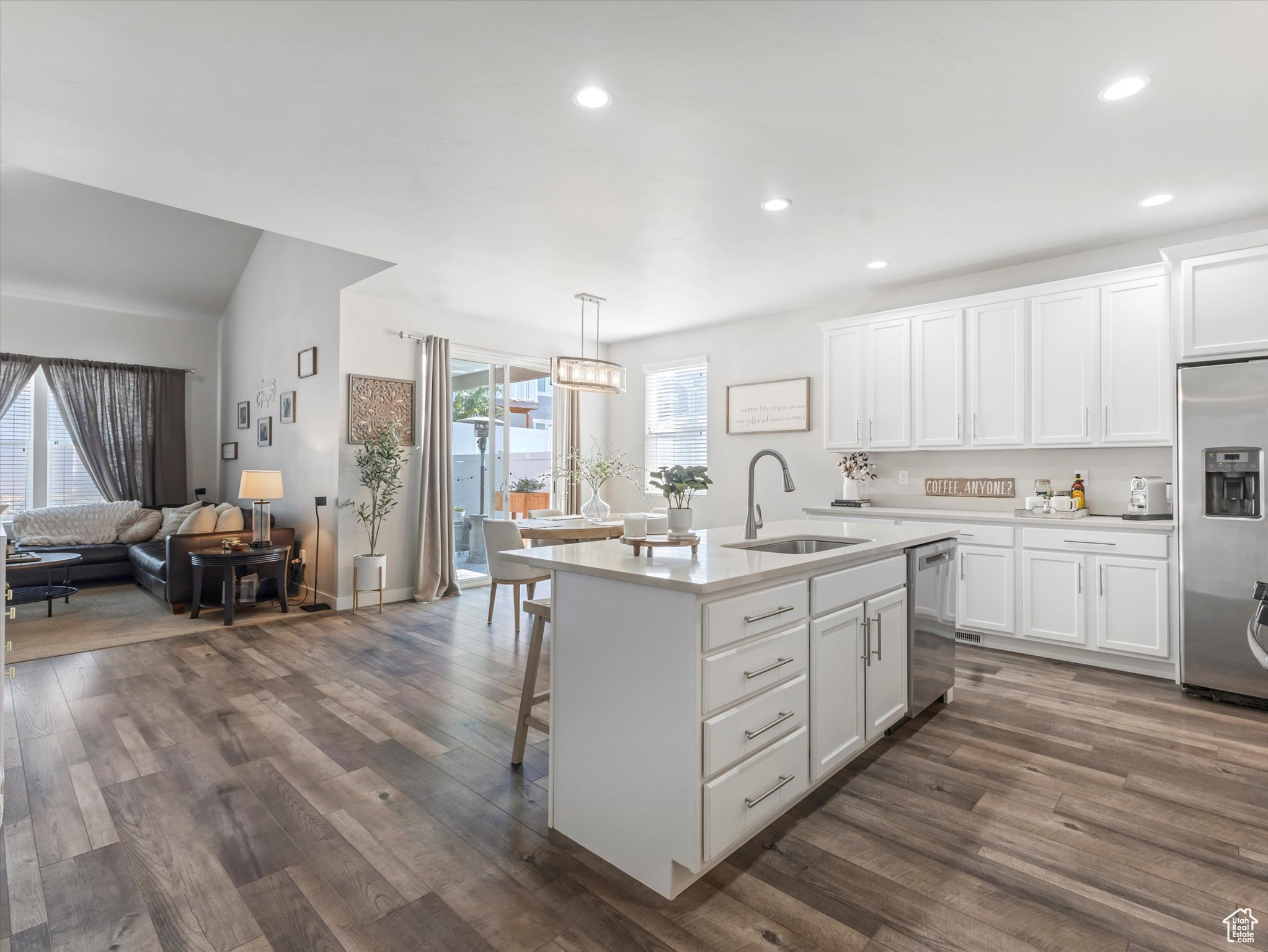 West Jordan, Utah, 84081, United States, 3 Bedrooms Bedrooms, ,3 BathroomsBathrooms,Residential,For Sale,1875821