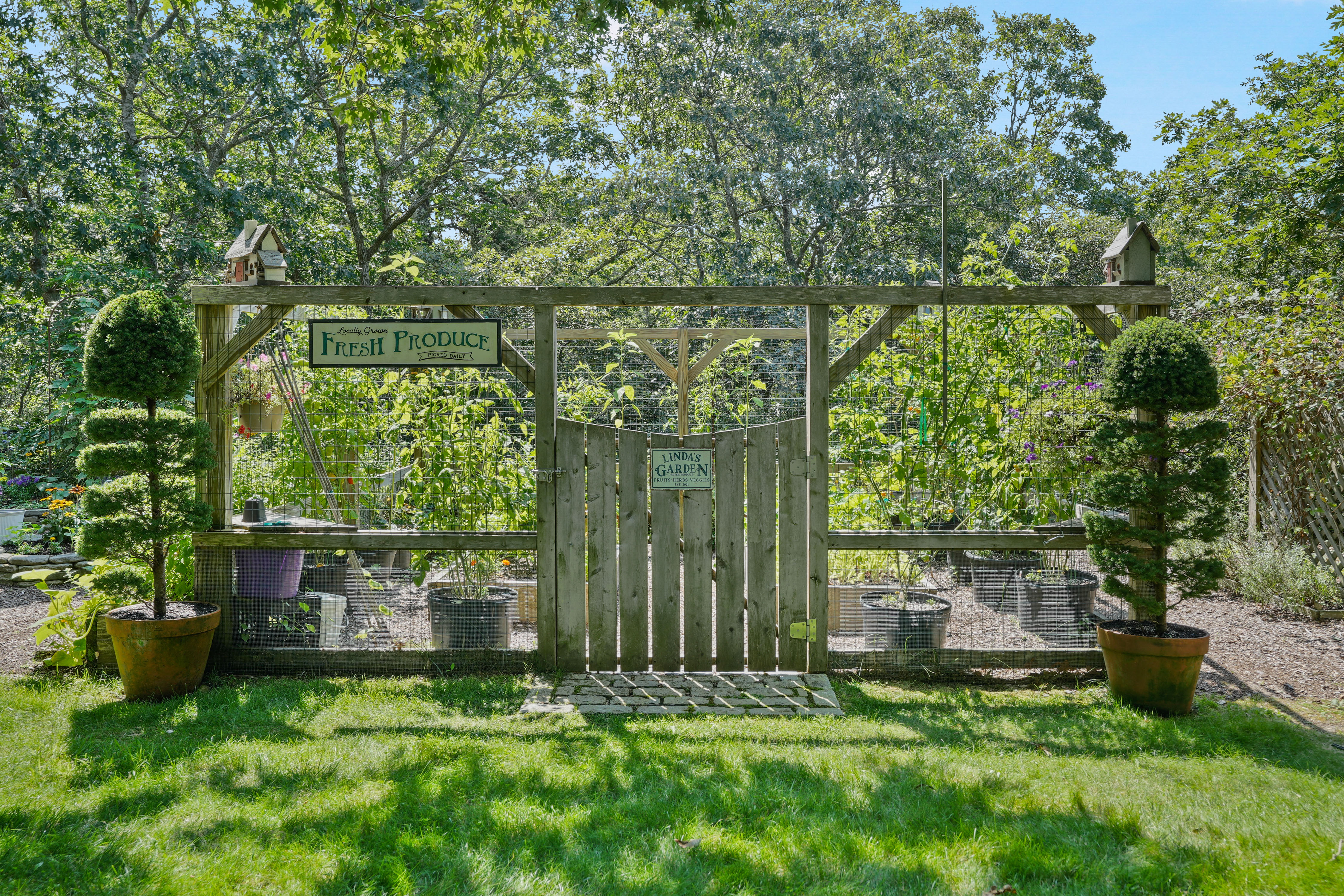  Versatile Edgartown Oasis with Home & Business Potential - 物件實景
