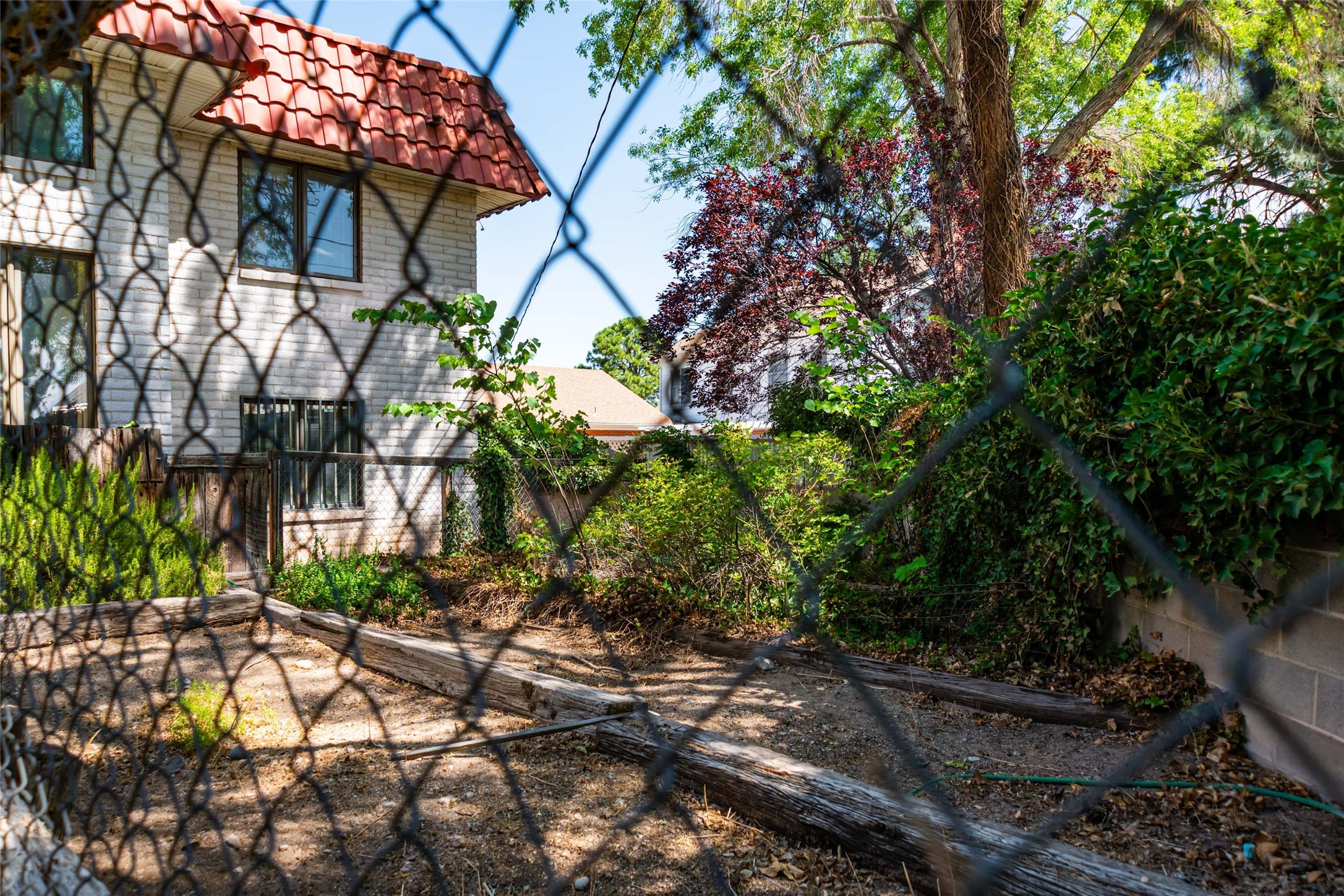  2532 Harold Place NE - 物件實景
