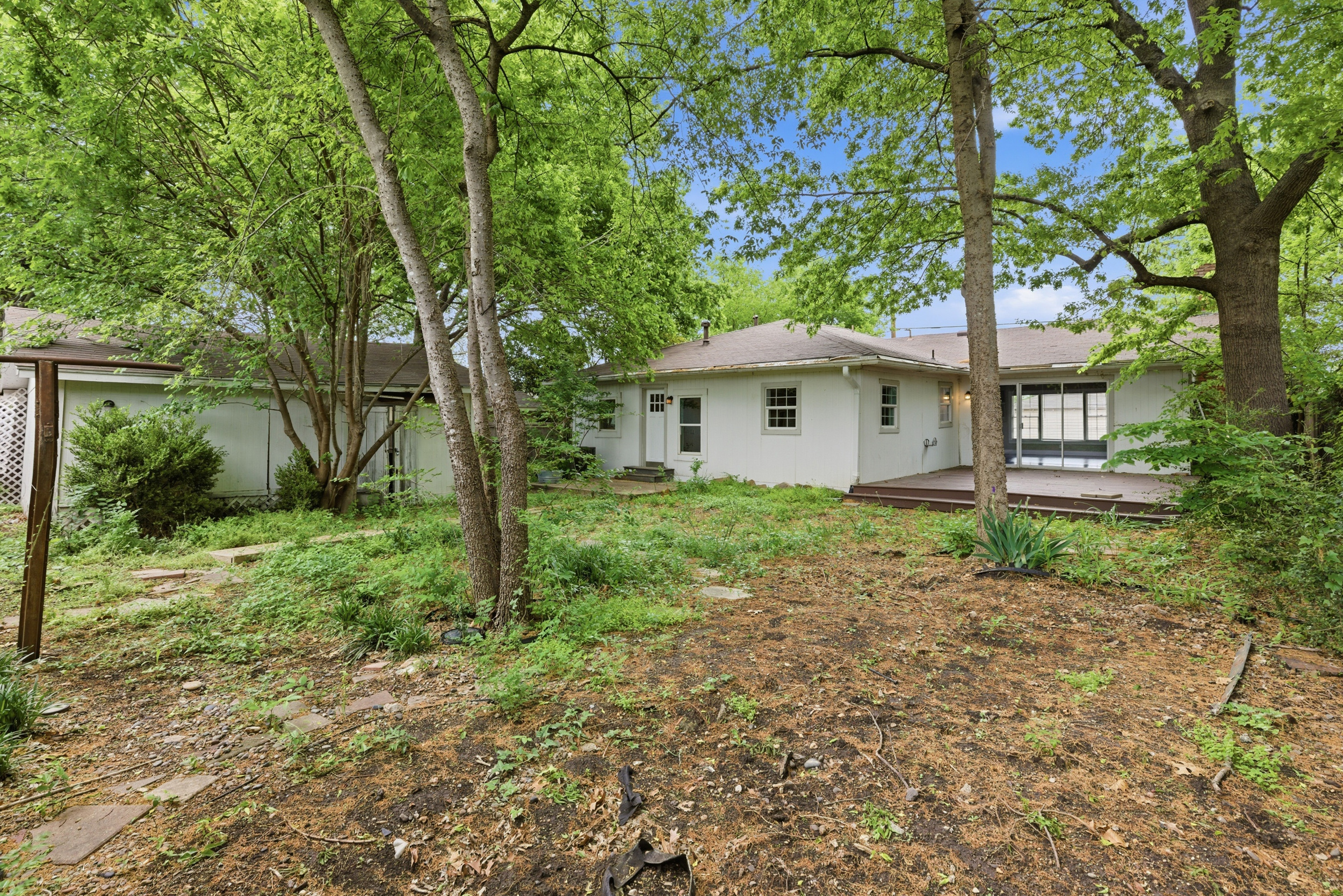  1207 N. College Street - 物件實景