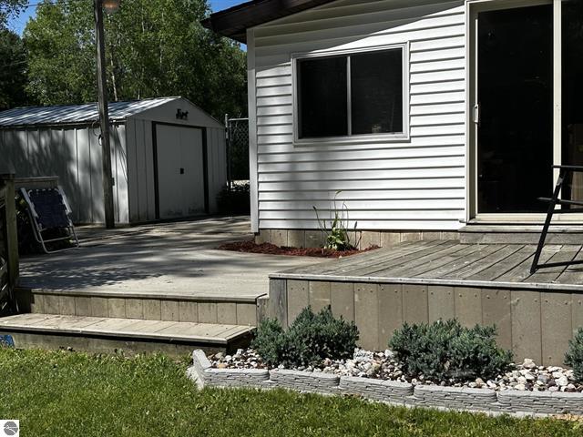 Betty Ln, Barryton, MI 49305
