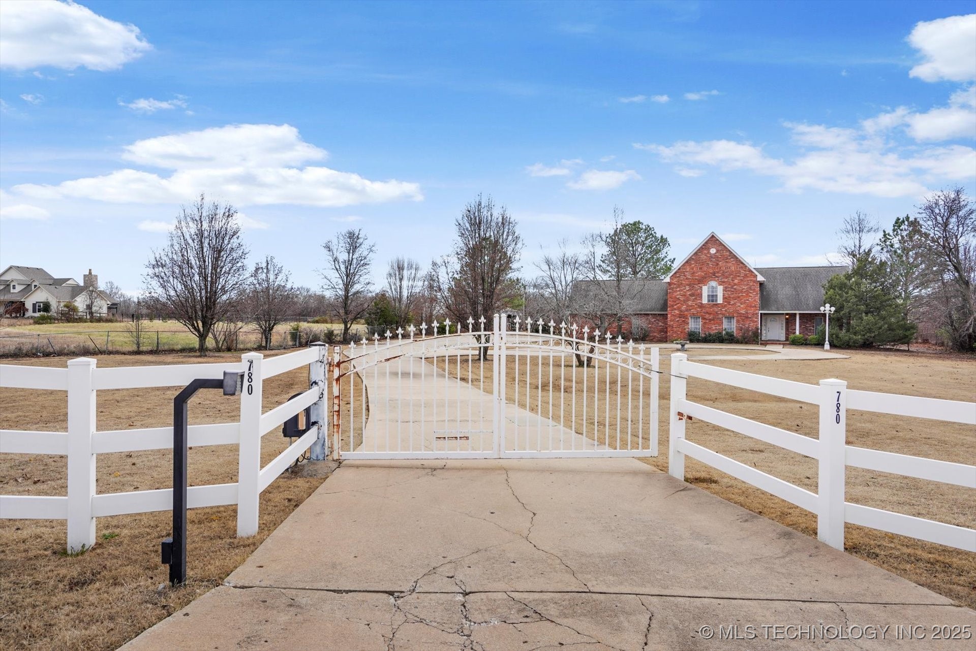 Jenks, Oklahoma, 74037, United States, 4 Bedrooms Bedrooms, ,5 BathroomsBathrooms,Residential,For Sale,1840123