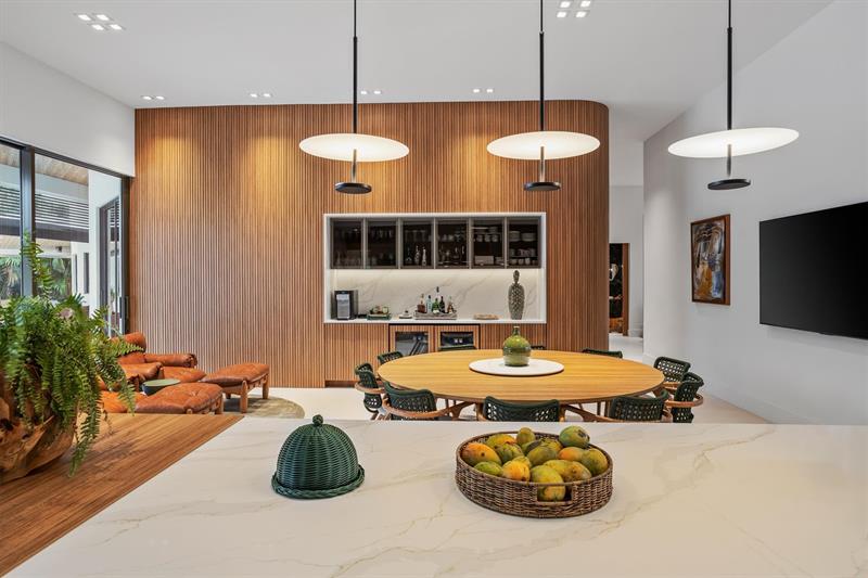 Weston, Florida, 33331, United States, 7 Bedrooms Bedrooms, ,9 BathroomsBathrooms,Residential,For Sale,1946951