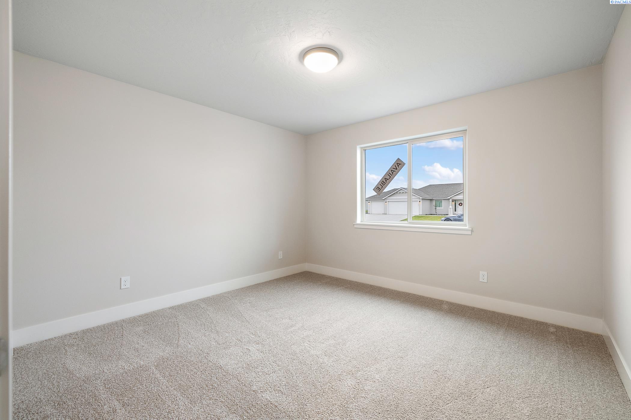 Pasco, Washington, 99301, United States, 4 Bedrooms Bedrooms, ,1 BathroomBathrooms,Residential,For Sale,1874213