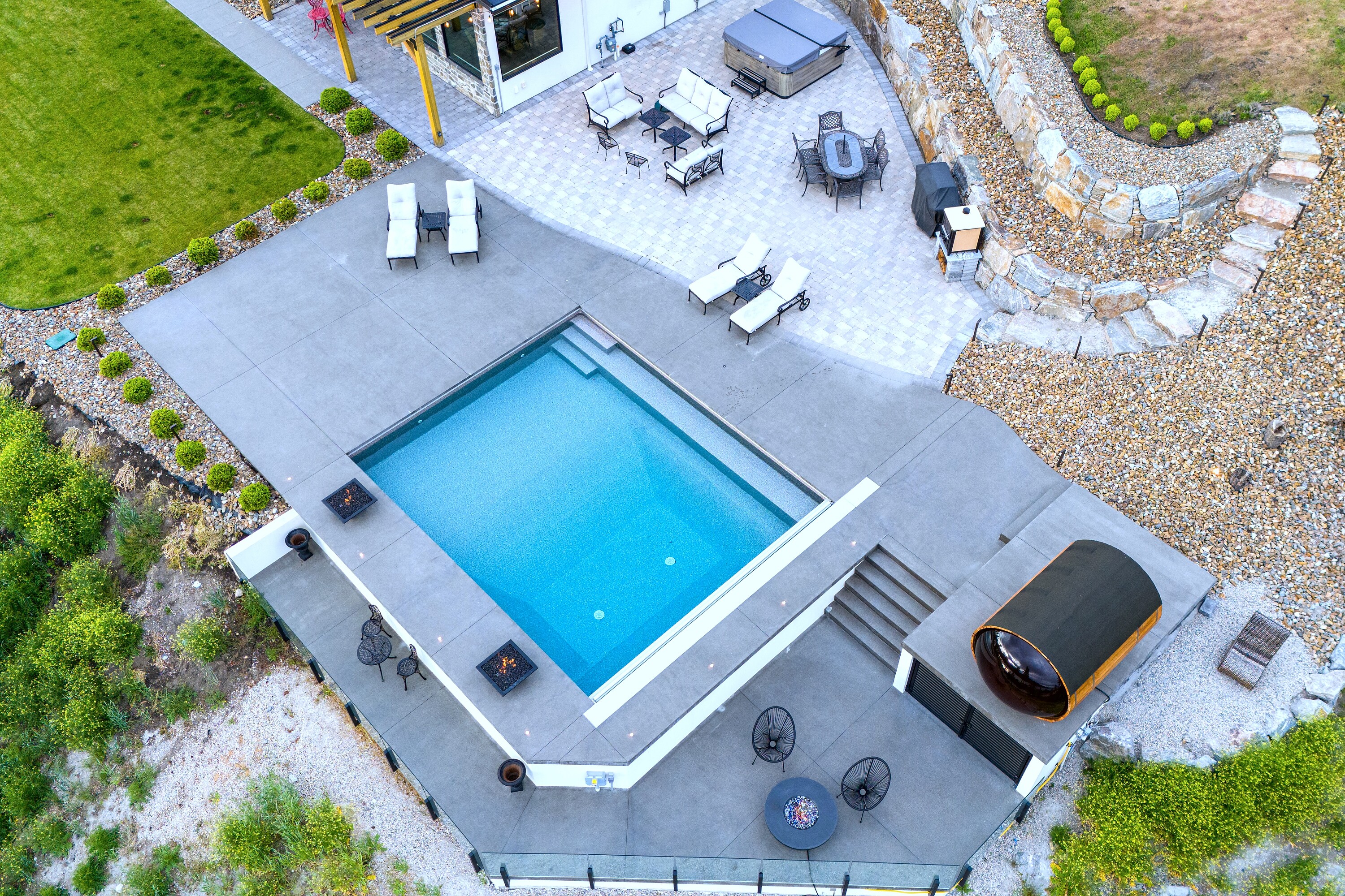  Gated Lake View Estate - 物件實景