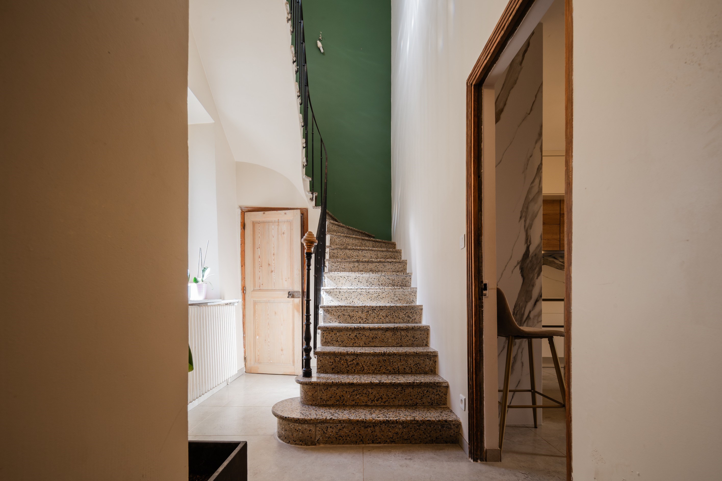  Romanesque house with garden, swimming pool and garage in the heart of the city. - 物件實景