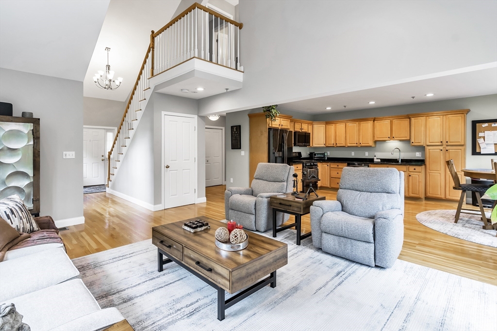 Haverhill, Massachusetts, 01832, United States, 2 Bedrooms Bedrooms, ,3 BathroomsBathrooms,Residential,For Sale,1931401