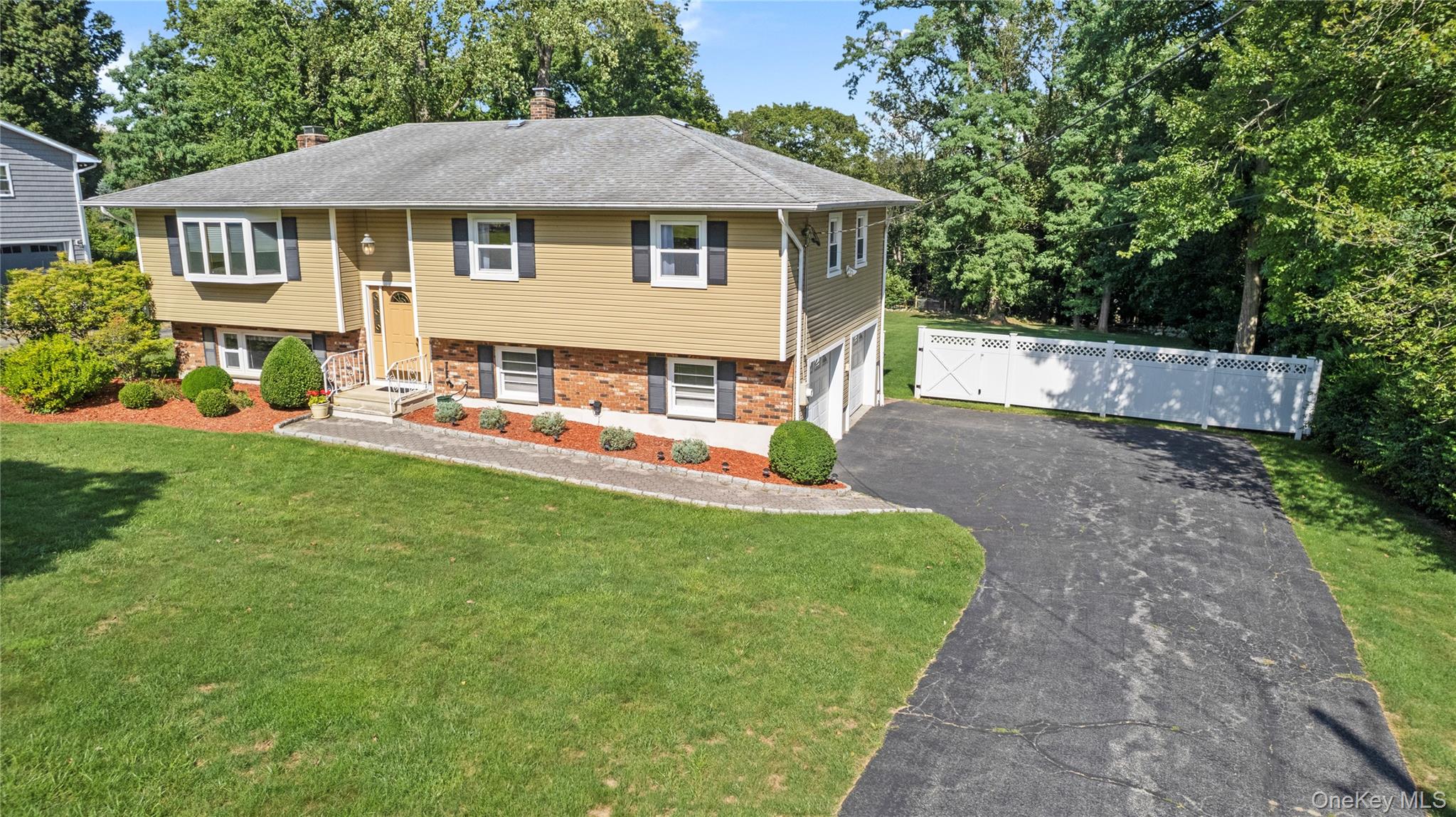 Yorktown Heights, New York, 10598, United States, 3 Bedrooms Bedrooms, ,2 BathroomsBathrooms,Residential,For Sale,1940406