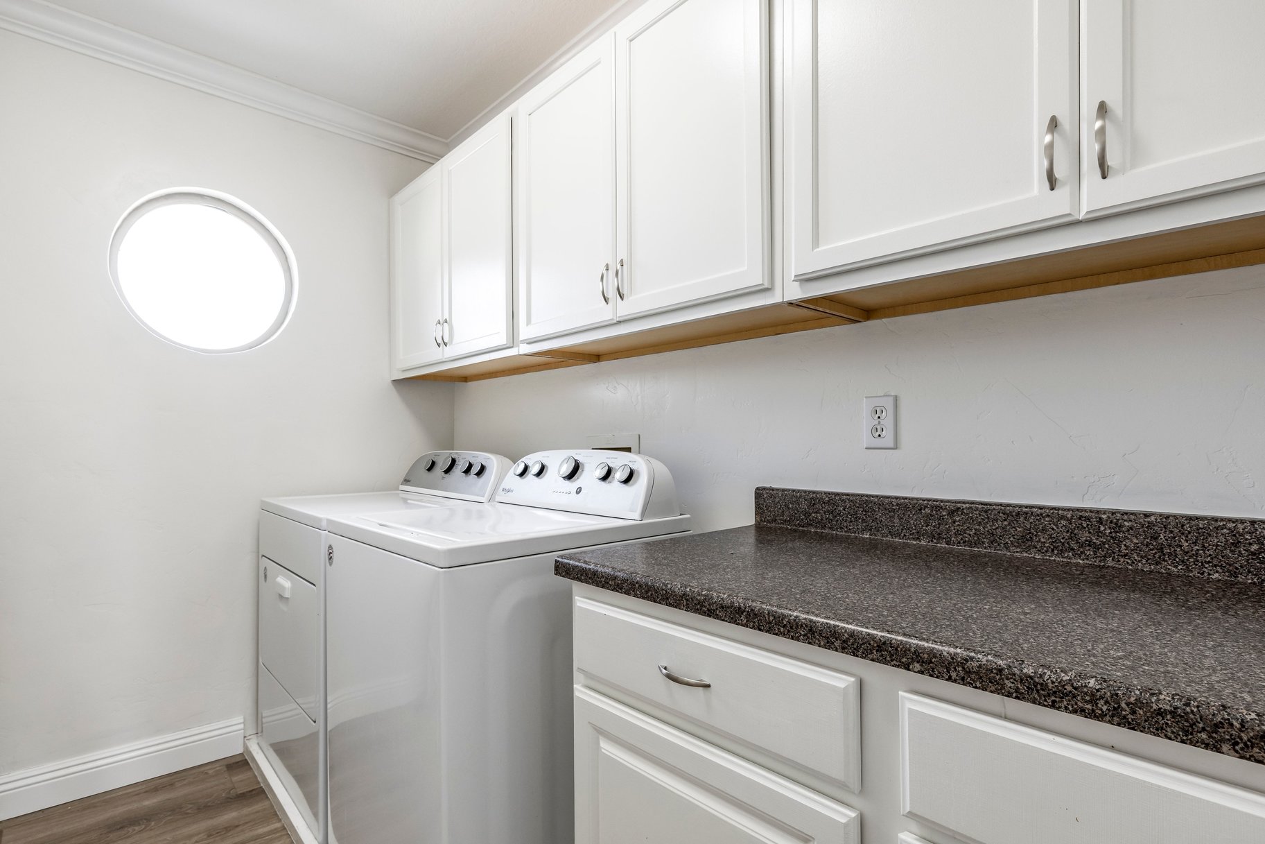  Fantastic Floor Plan in Great West Haven Location - 物件實景