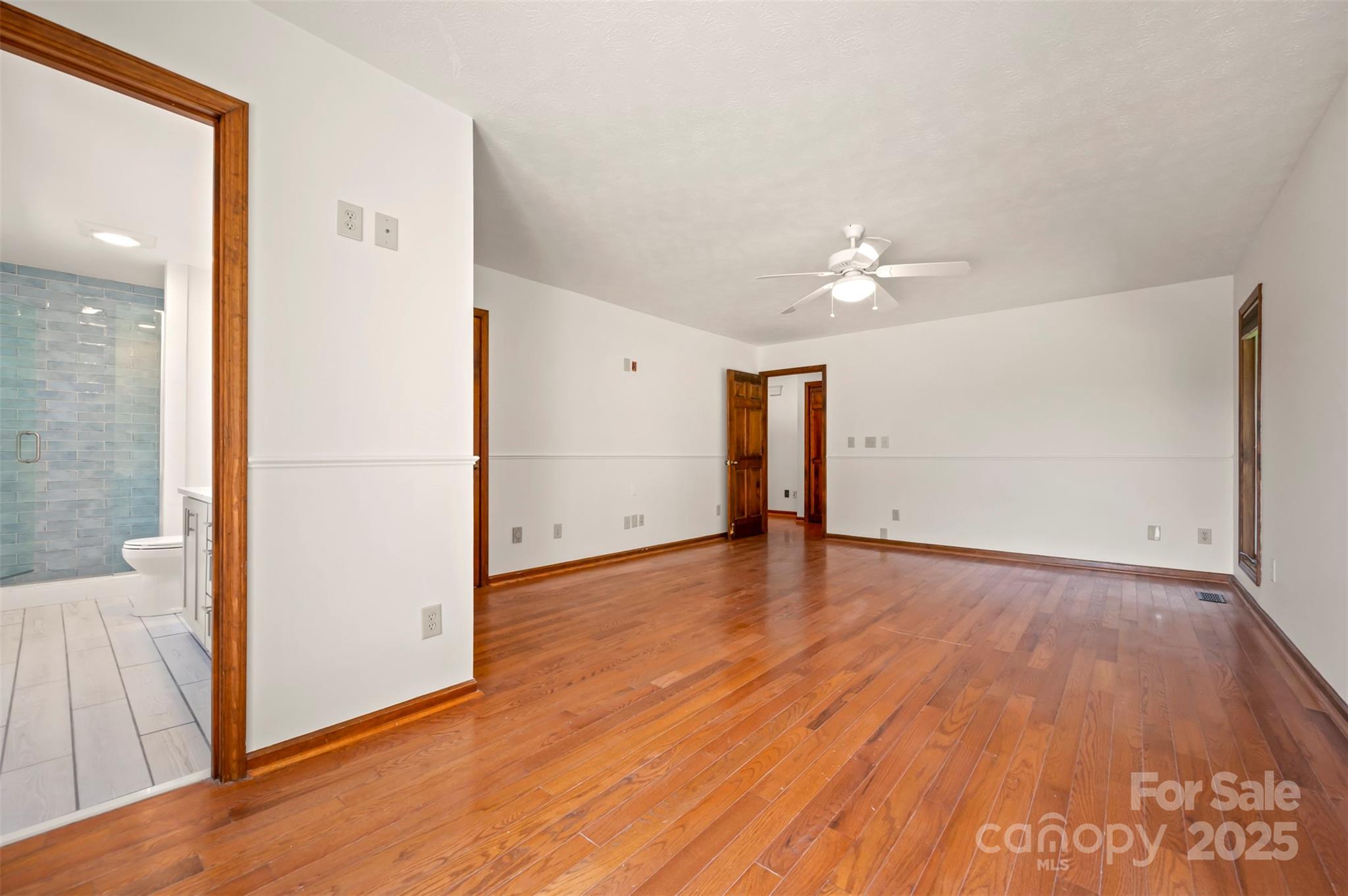 Horse Shoe, North Carolina, 28742, United States, 6 Bedrooms Bedrooms, ,6 BathroomsBathrooms,Residential,For Sale,1927207