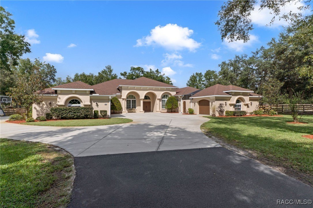 Crystal River, Florida, 34428, United States, 4 Bedrooms Bedrooms, ,4 BathroomsBathrooms,Residential,For Sale,1983688