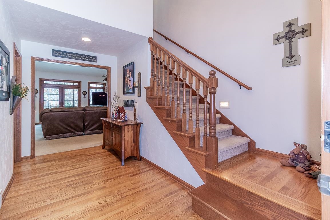 New London, Wisconsin, 54961-8857, United States, 4 Bedrooms Bedrooms, ,4 BathroomsBathrooms,Residential,For Sale,2001494