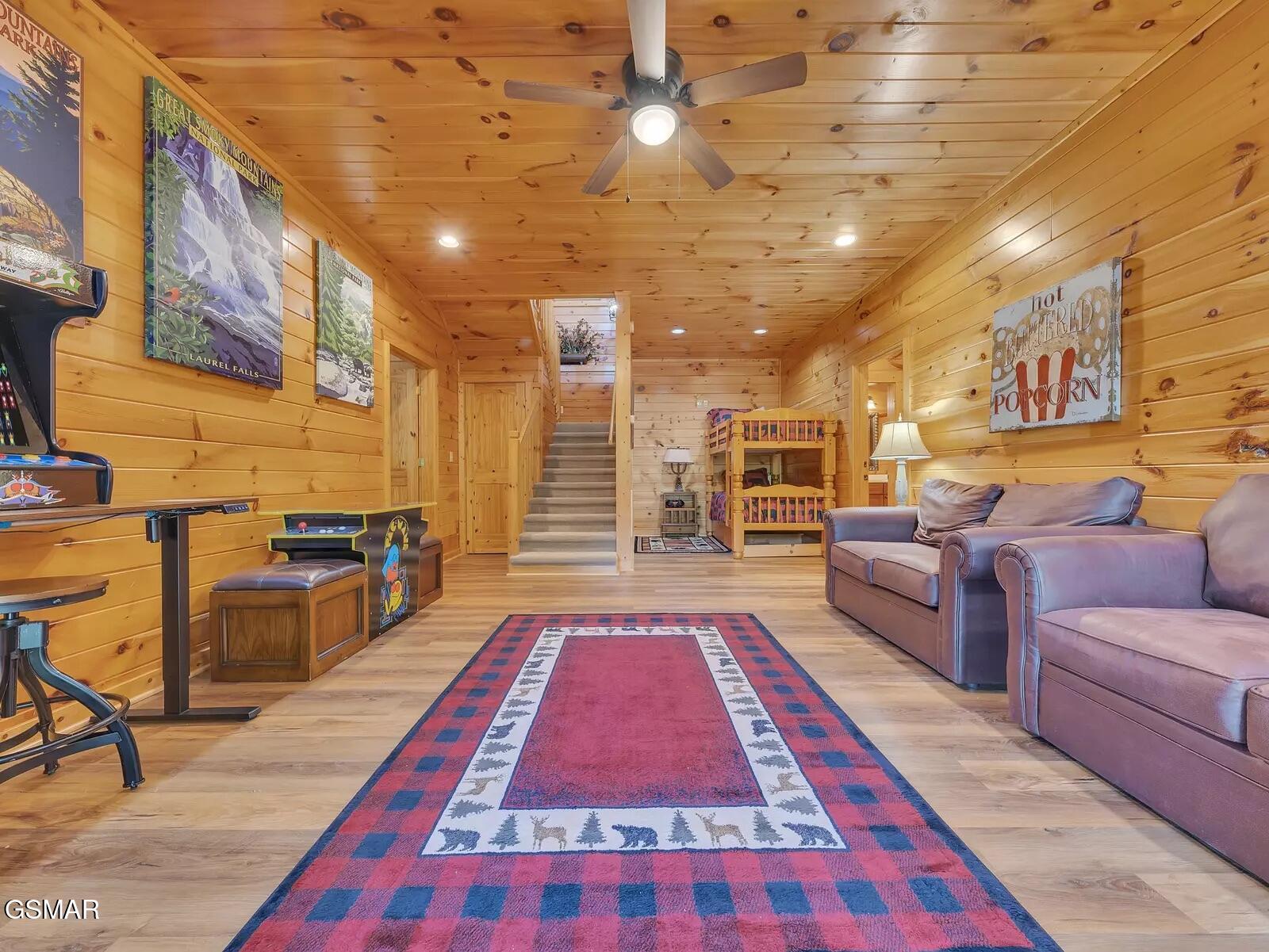 Gatlinburg, Tennessee, 37738, United States, 3 Bedrooms Bedrooms, ,3 BathroomsBathrooms,Residential,For Sale,2005434